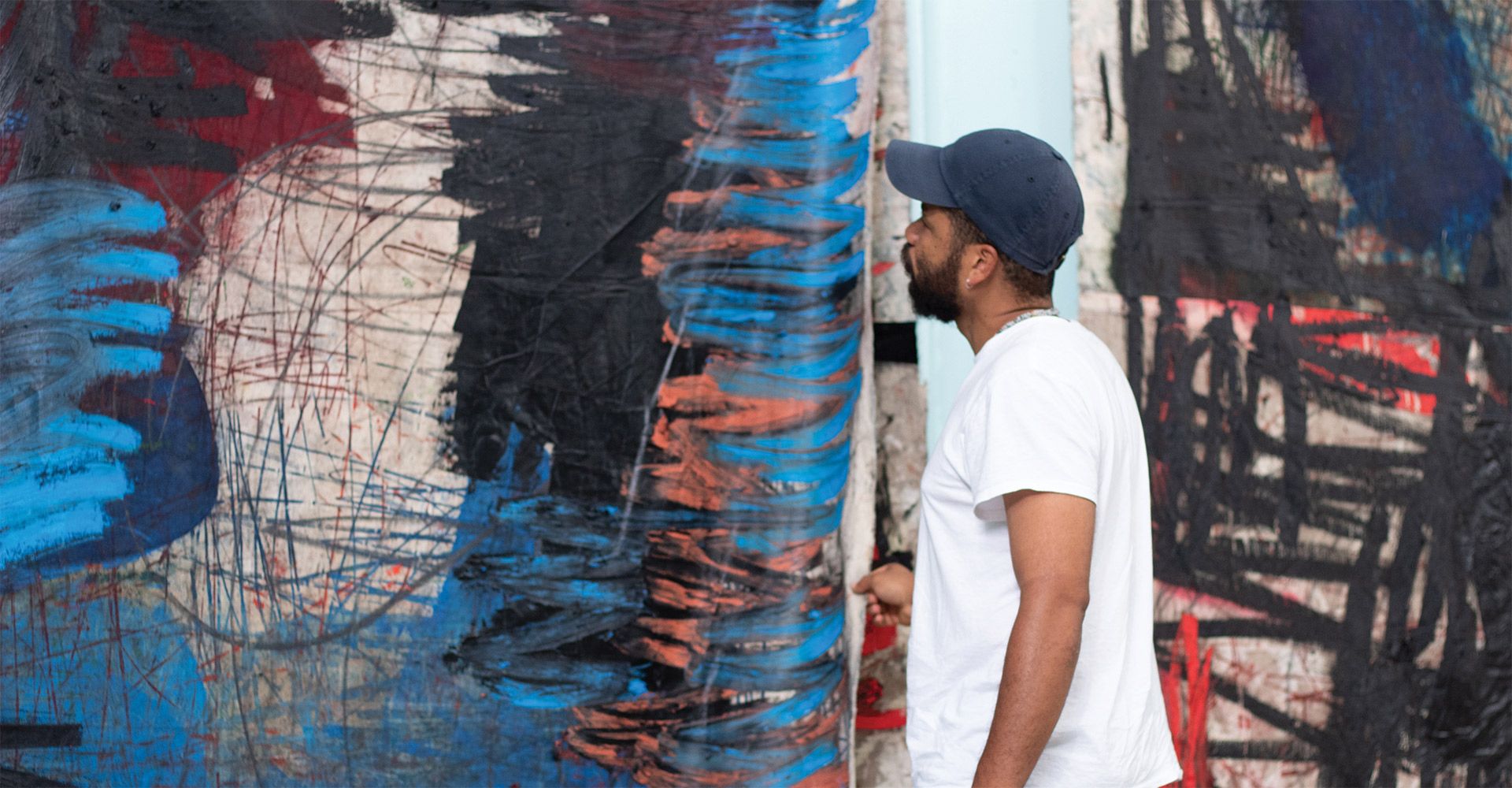 A photo of Oscar Murillo in his studio in 2020.
