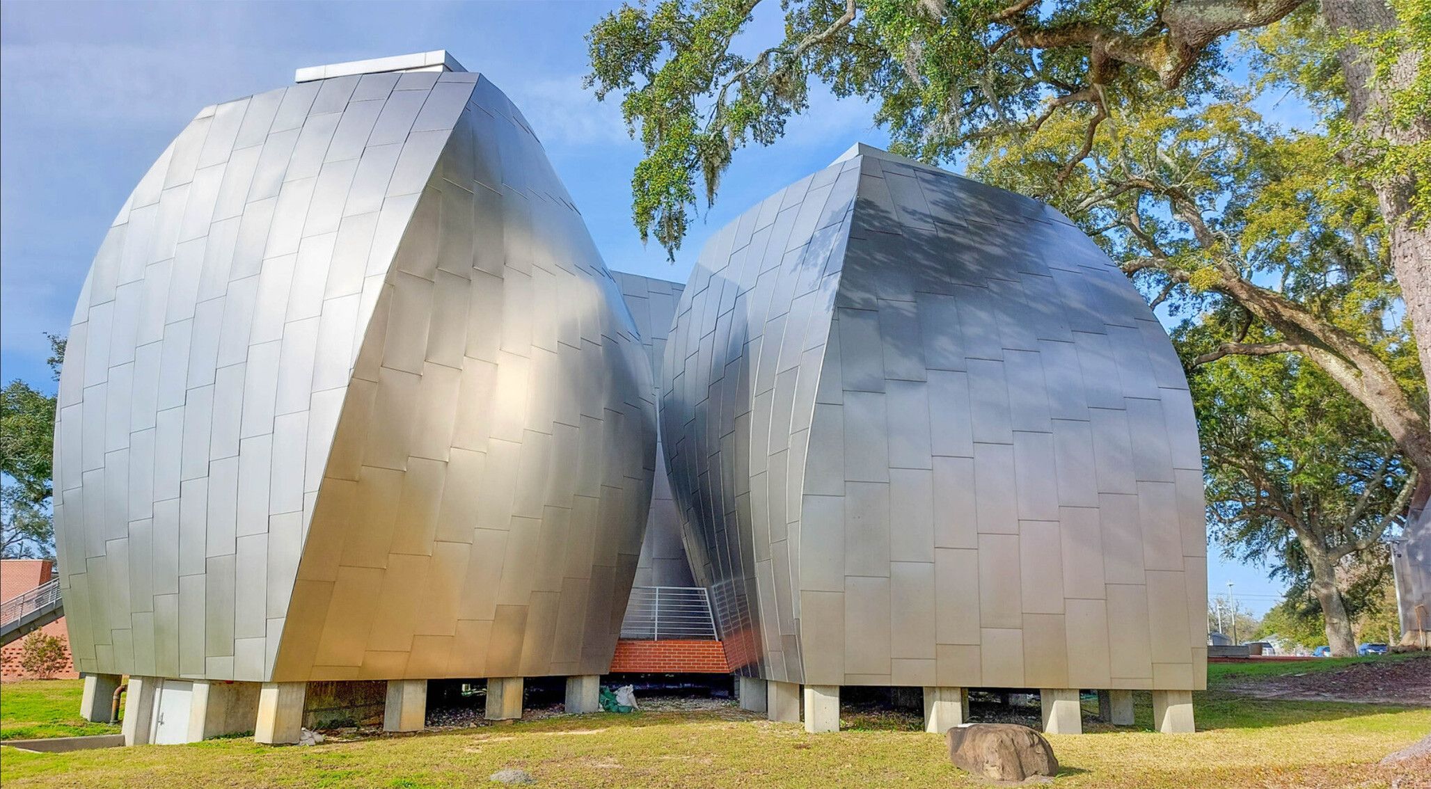 The Ohr-O’Keefe Museum of Art in Biloxi, Mississippi, designed by Frank Gehry.