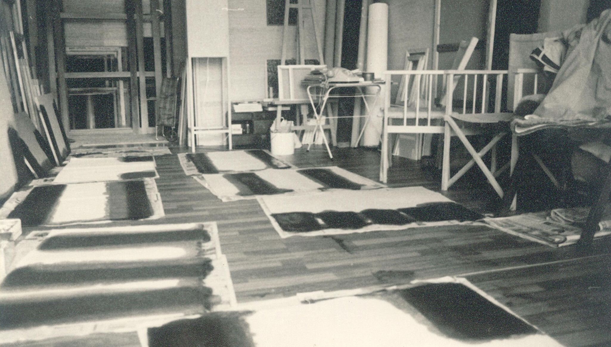 A photos of Yun Hyong-keun’s studio in Paris, dated 1981