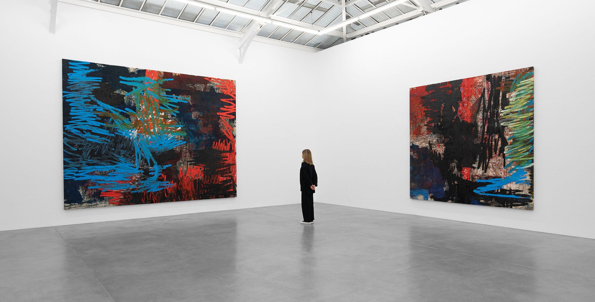 Installation view, Oscar Murillo: News, David Zwirner, Paris, 2020.