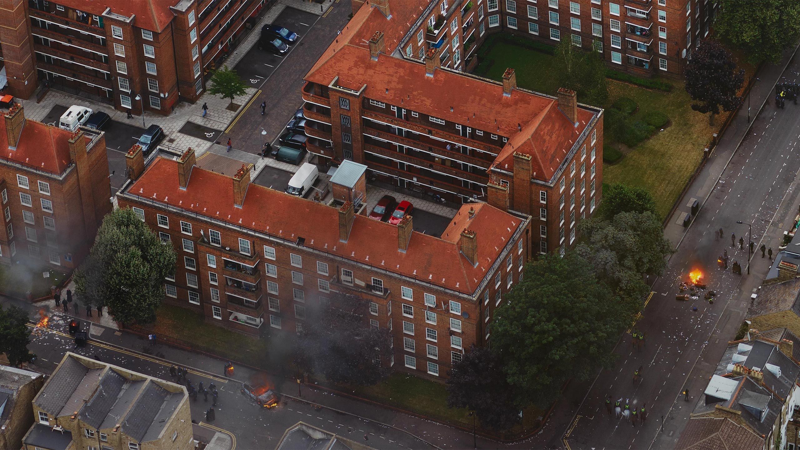 A detail of a photograph by Stan Douglas, London, 2011-08-09 (Pembury Estate), 2021