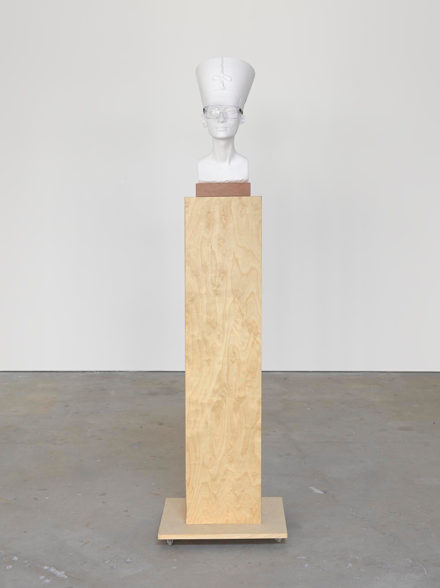 A sculpture by Isa Genzken, titled Nefertiti sculpture, dated 2015.
