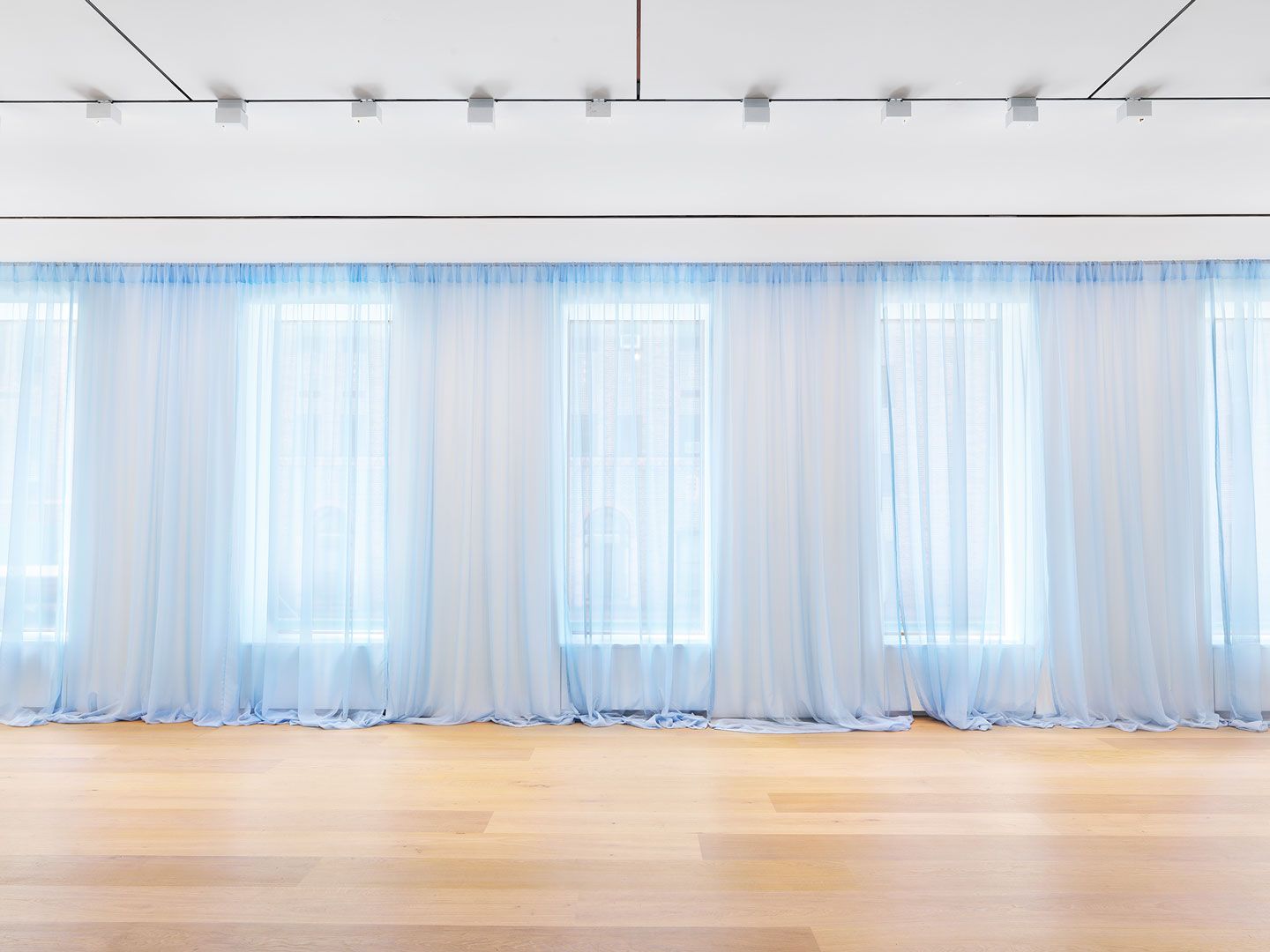 A sculpture by Felix Gonzalez-Torres, titled "Untitled" (Loverboy), dated 1989.