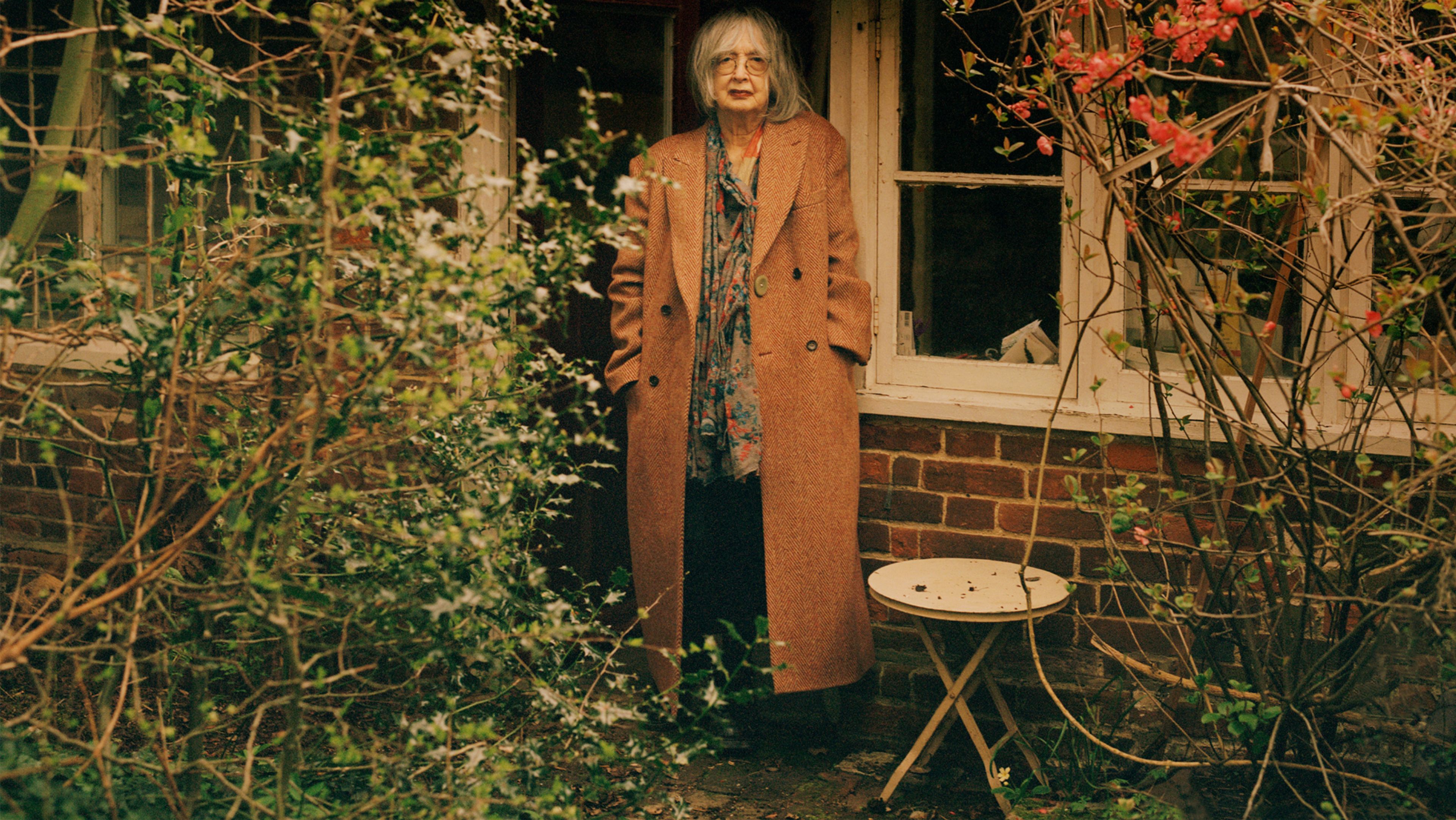 A photograph of Rose Wylie by Sam Wright, dated 2021