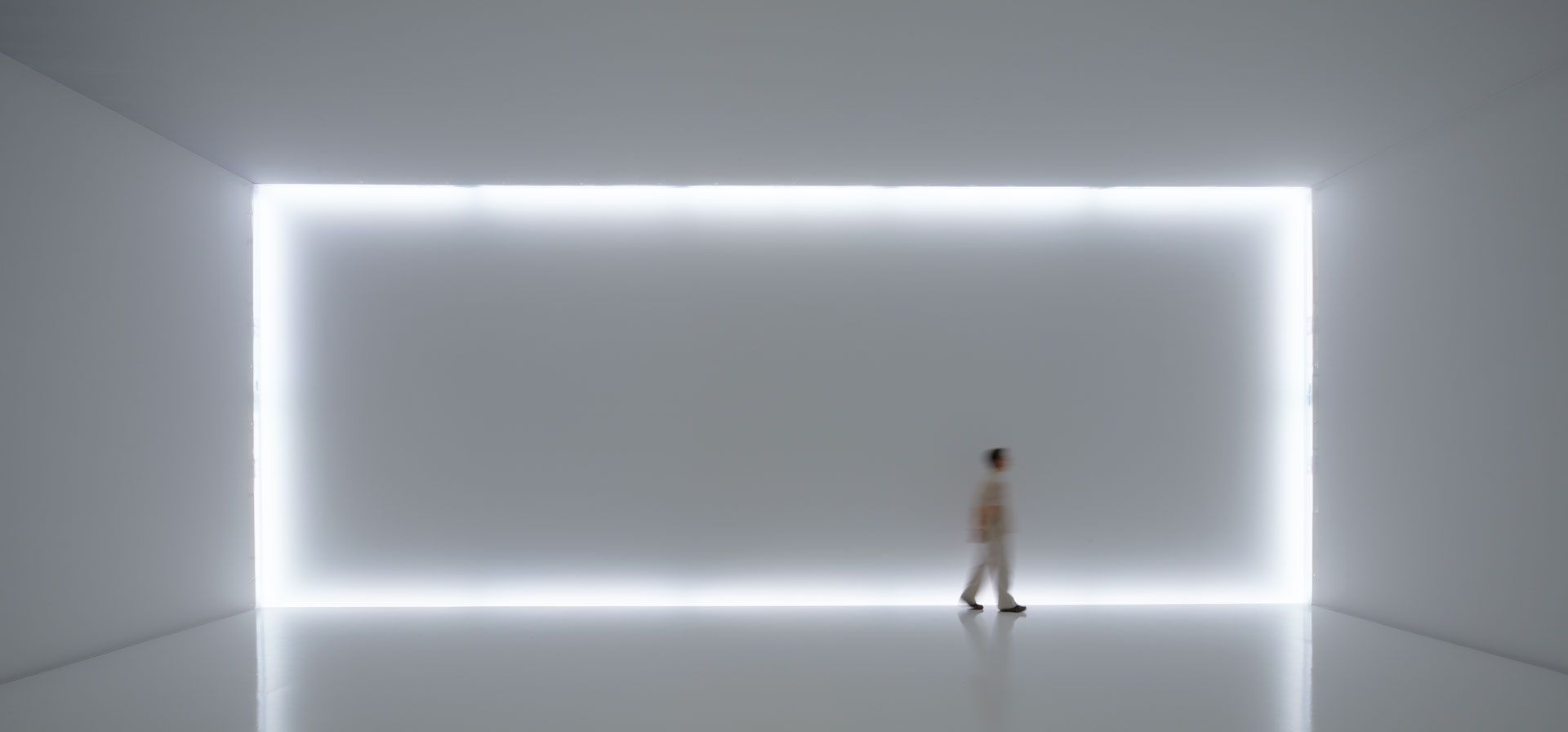 Installation view of a work by Doug Wheeler, titled 49 Nord 6 Est 68 Ven 12 FL, dated 2011–2012.