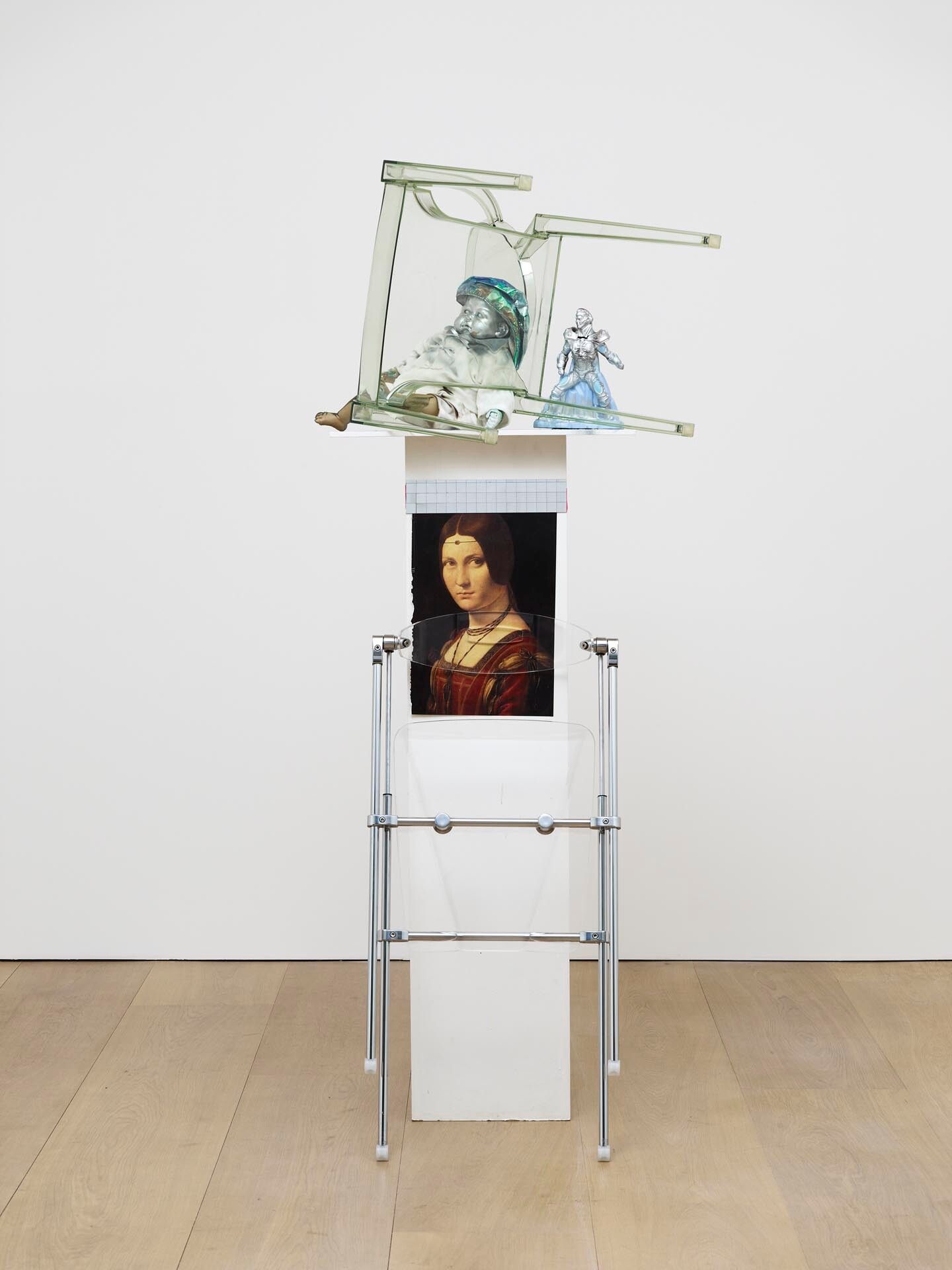 A sculpture by Isa Genzken, titled Mutter mit Kind, dated 2004.