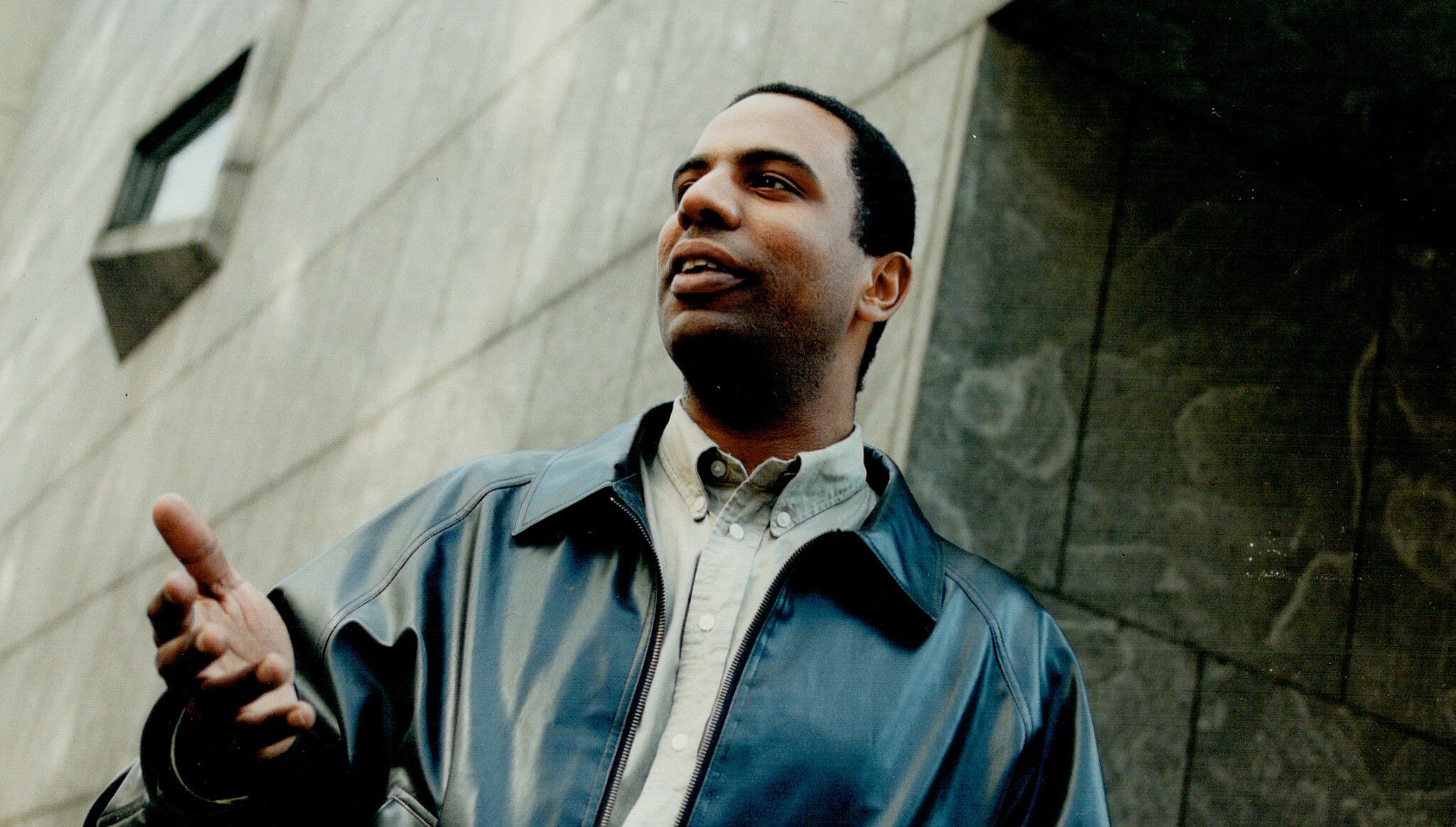 Stan Douglas, dated 1995. Photo by Bernard Weil for The Toronto Star