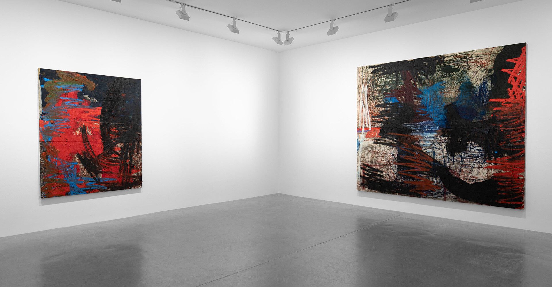 Installation view, Oscar Murillo: News, David Zwirner, Paris, 2020.