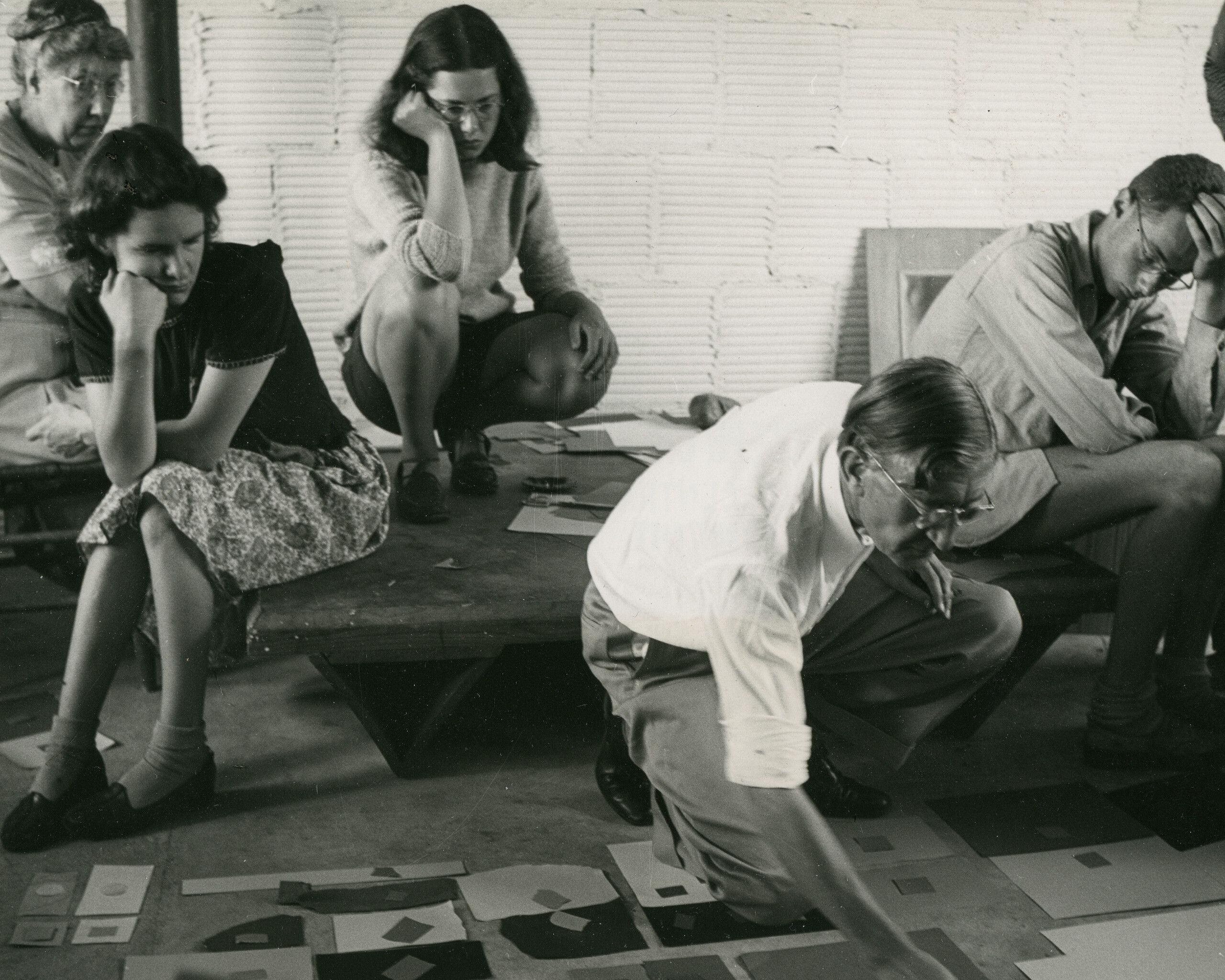 Photo of Josef Albers teaching students at Black Mountain College