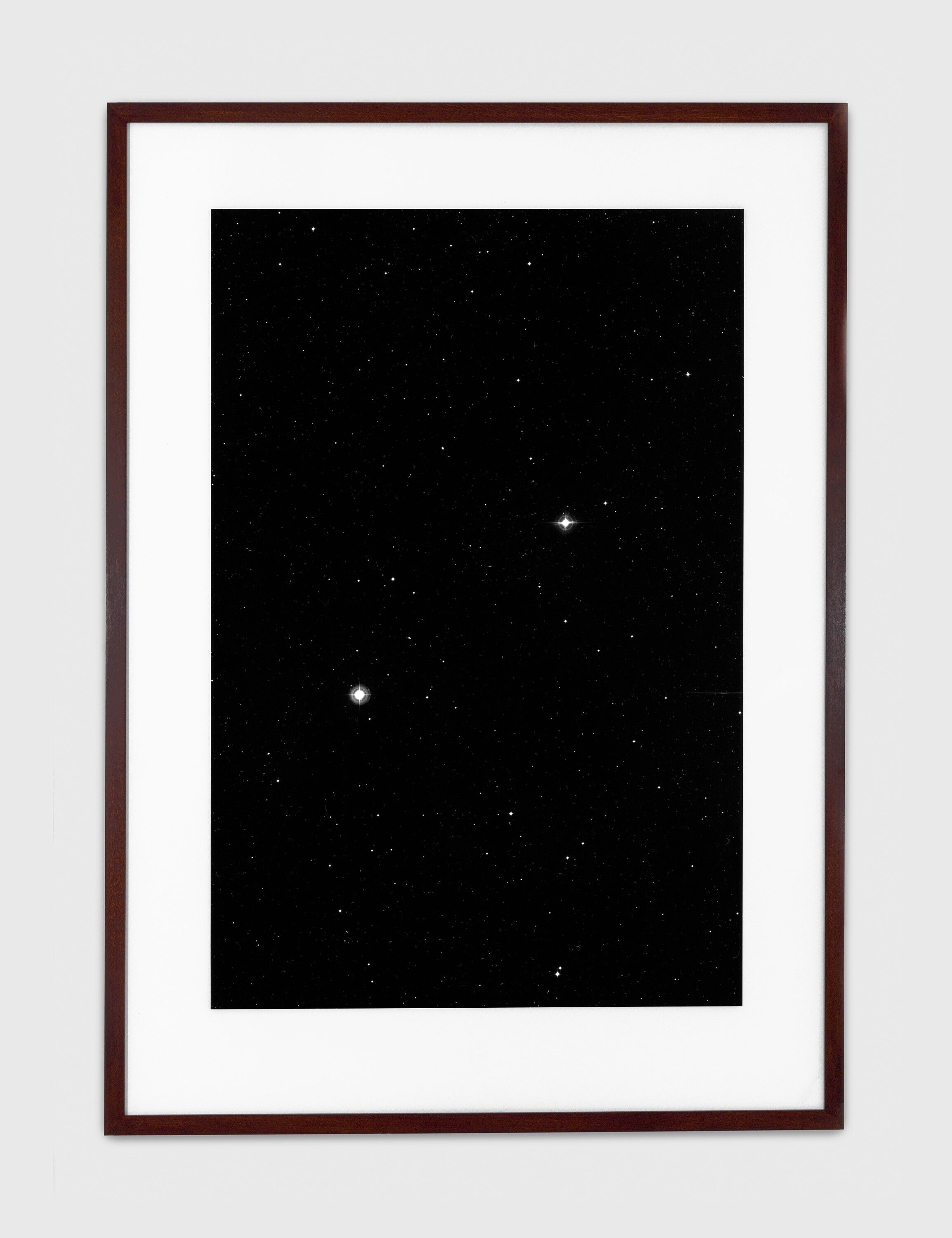 A photograph by Thomas Ruff, titled Stern 22h 45m/-20°, dated 1992.