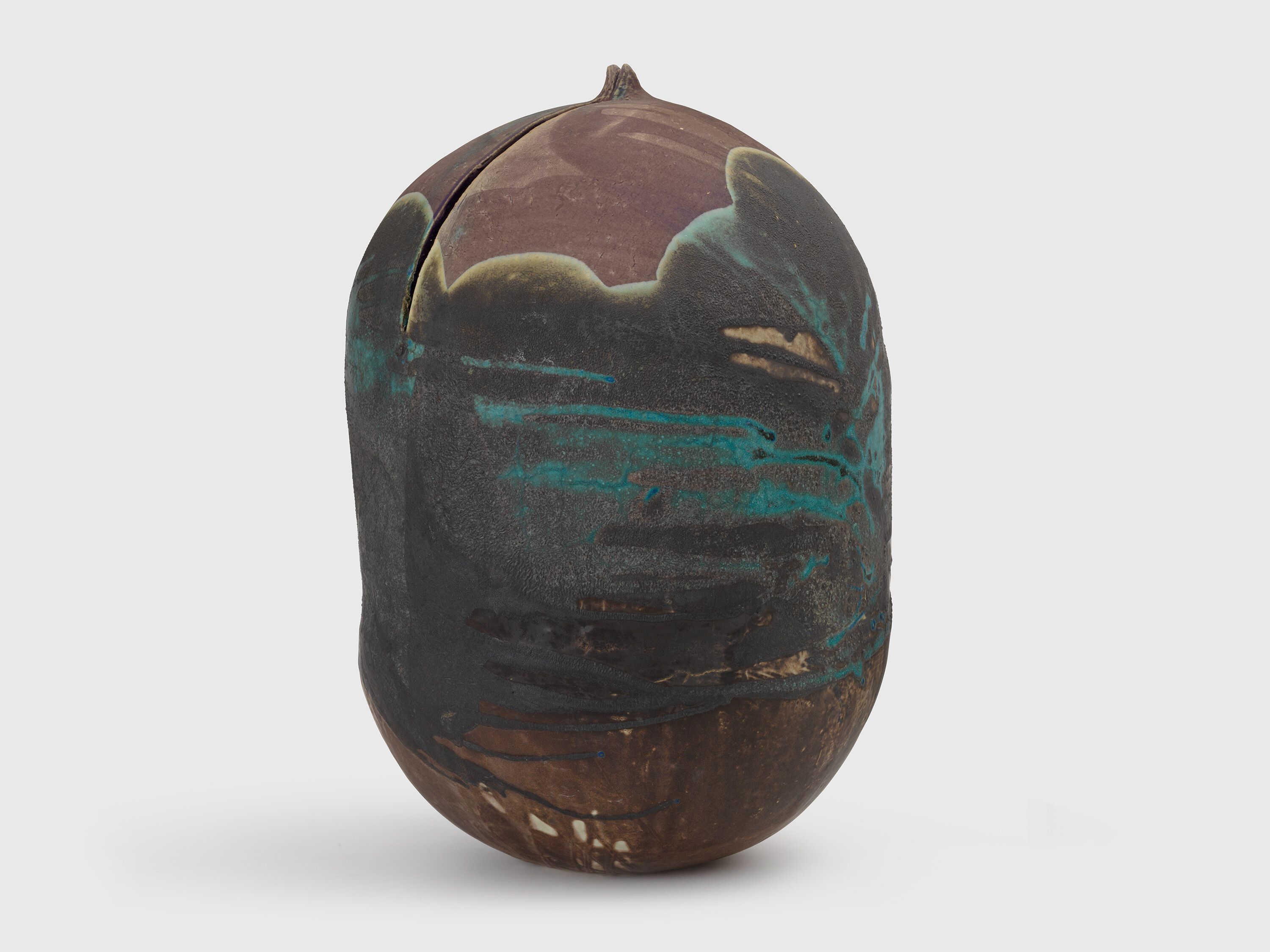 A sculpture by Toshiko Takaezu, titled ﻿Ocean Edge Momo, circa 1995.