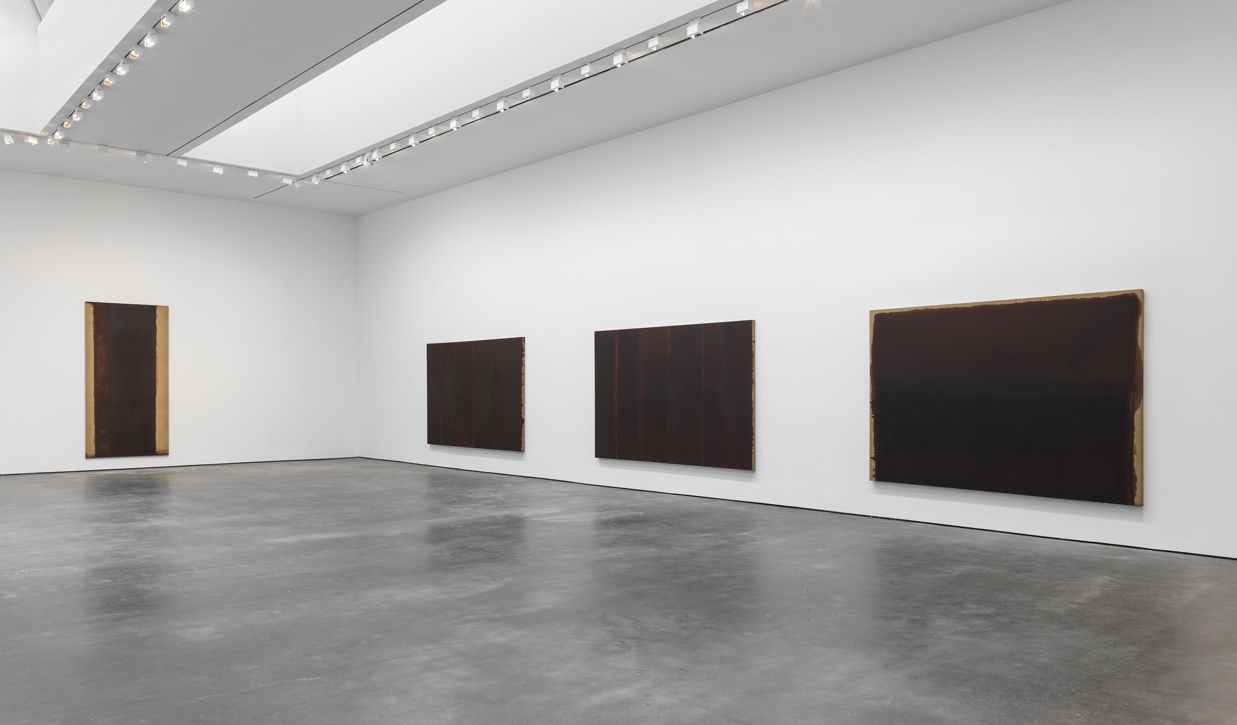 An installation view of the exhibition, Yun Hyong-keun, dated 2017.