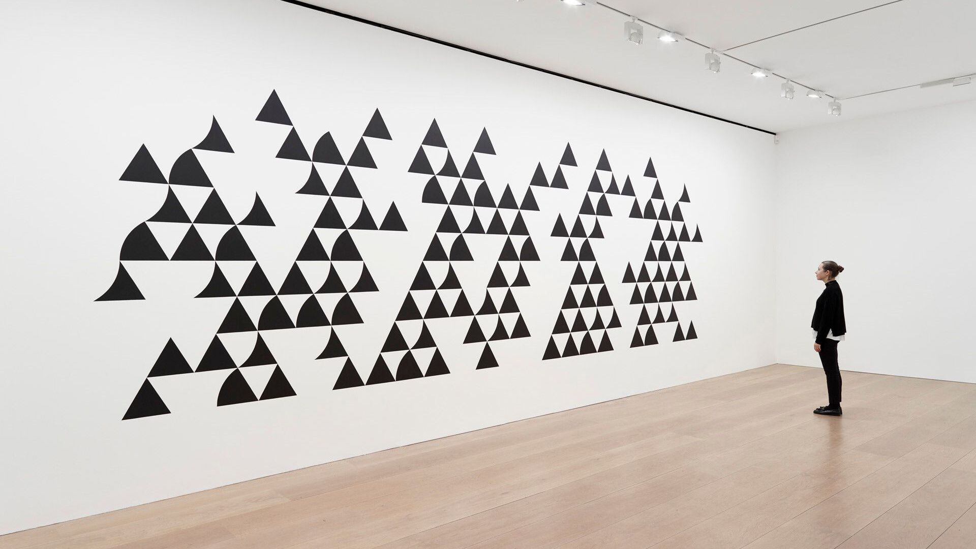 Bridget Riley Review in The Guardian | David Zwirner