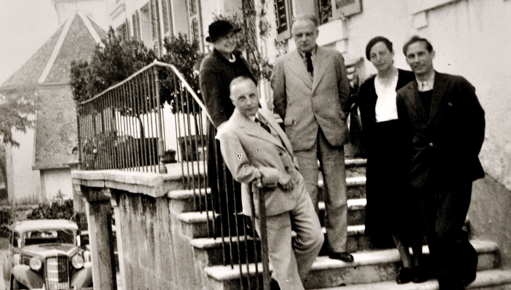 Paul Klee with Hermann and Margrit Rupf, both generous patrons and early proponents of avant-garde art in Switzerland, and artist Albert Schnyder and his wife, Les Bois, 1935. © Zentrum Paul Klee, Bern, Schenkung Familie Klee, photo by Lily Klee