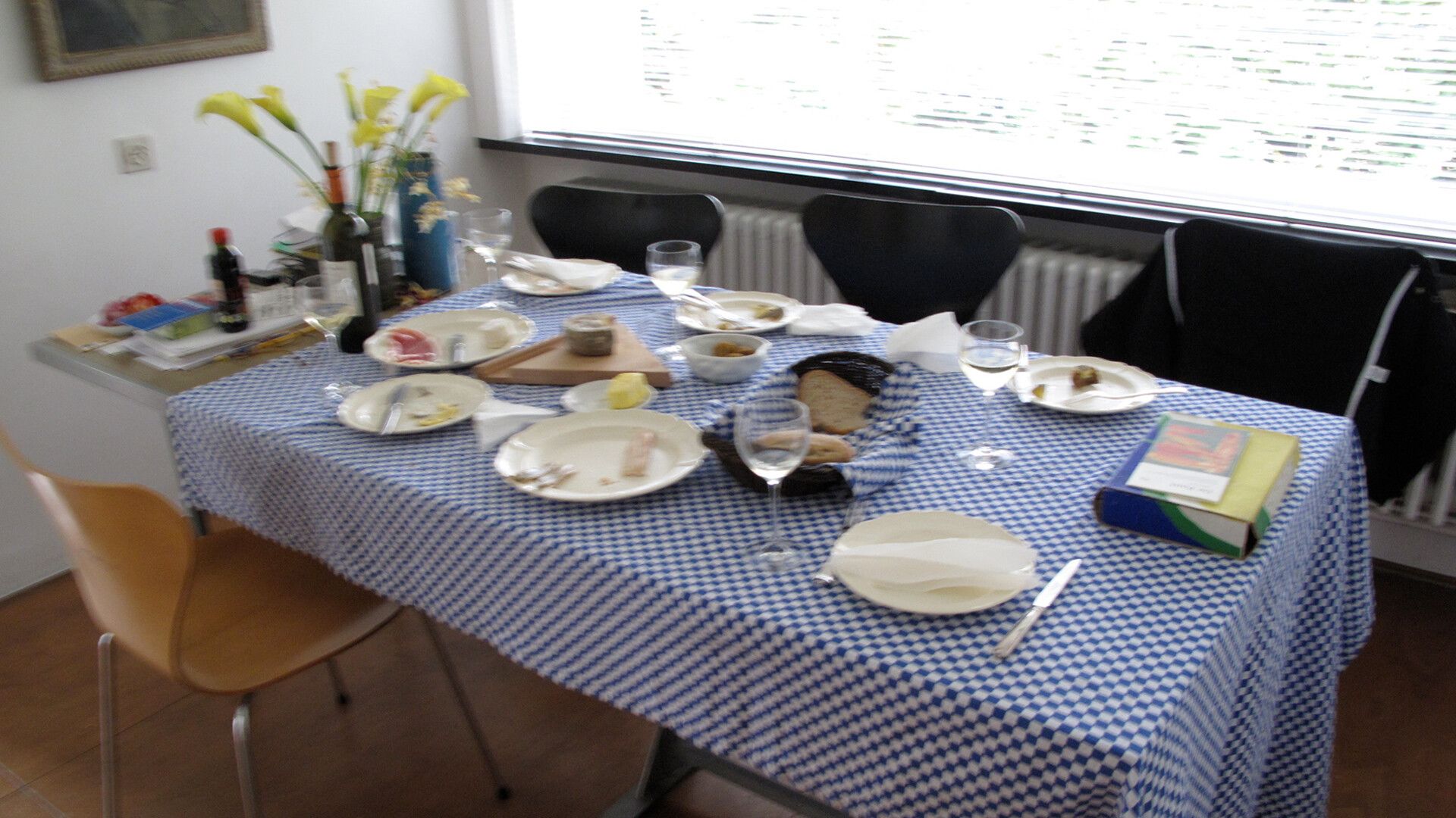 A lunch table setting in Raoul De Keyser's home.