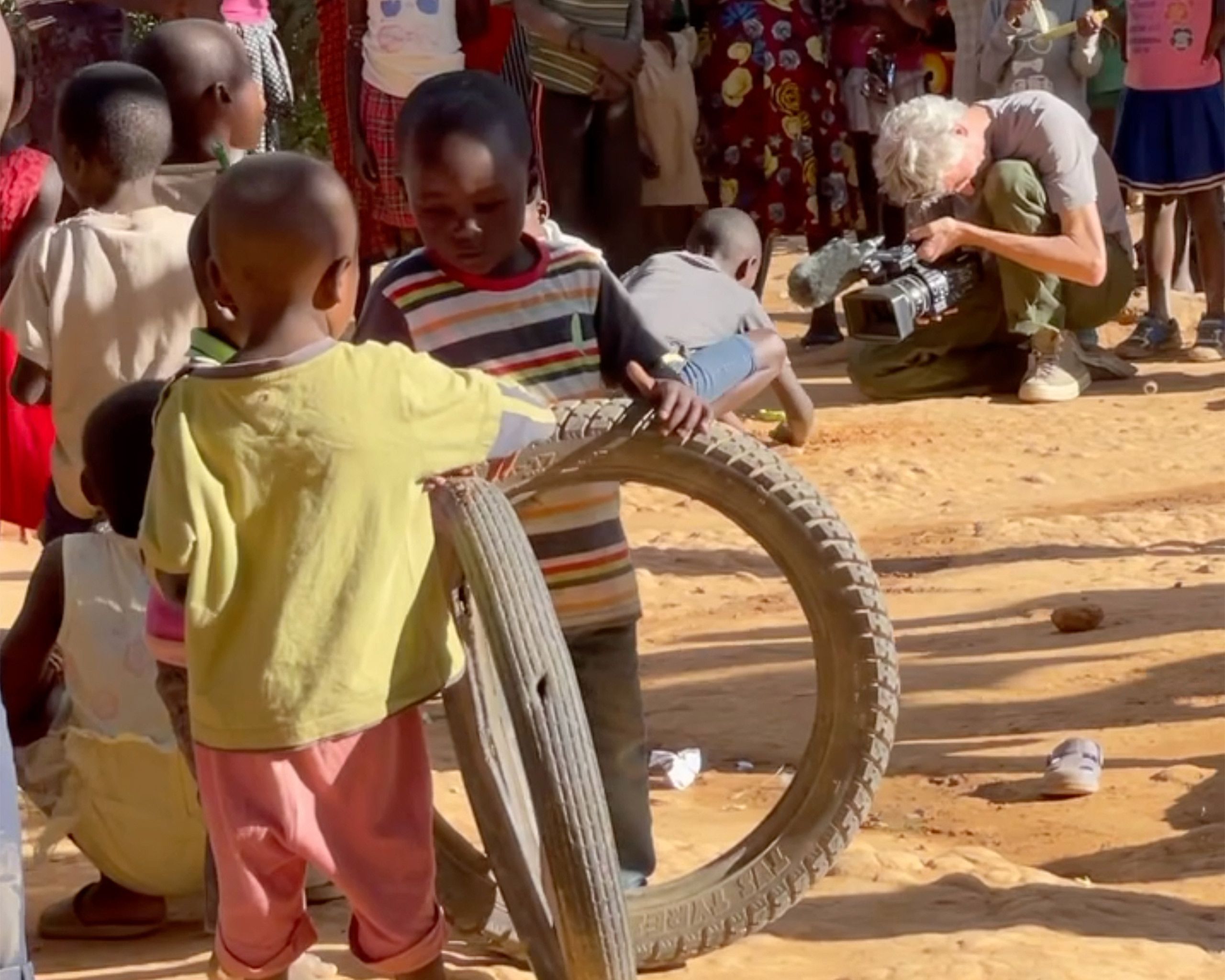 Behind-the-scenes photograph featuring Francis Alÿs in Democratic Republic of Congo. Photo by Mercedes Vilardell