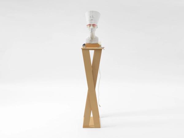 Isa Genzken — Nefertiti