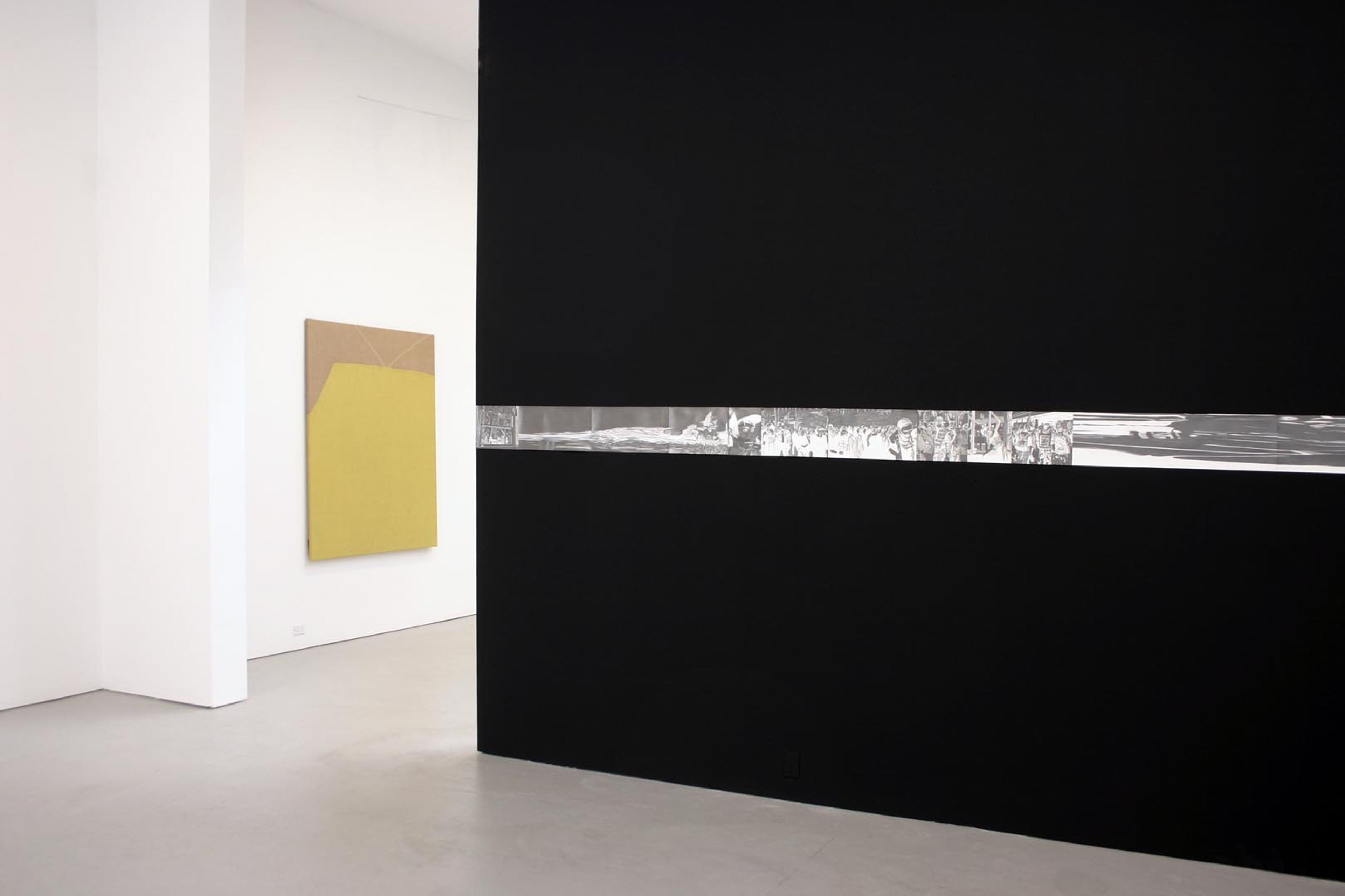 An installation view of the exhibition Happy Days are Here Again, at David Zwirner New York, dated 2004.