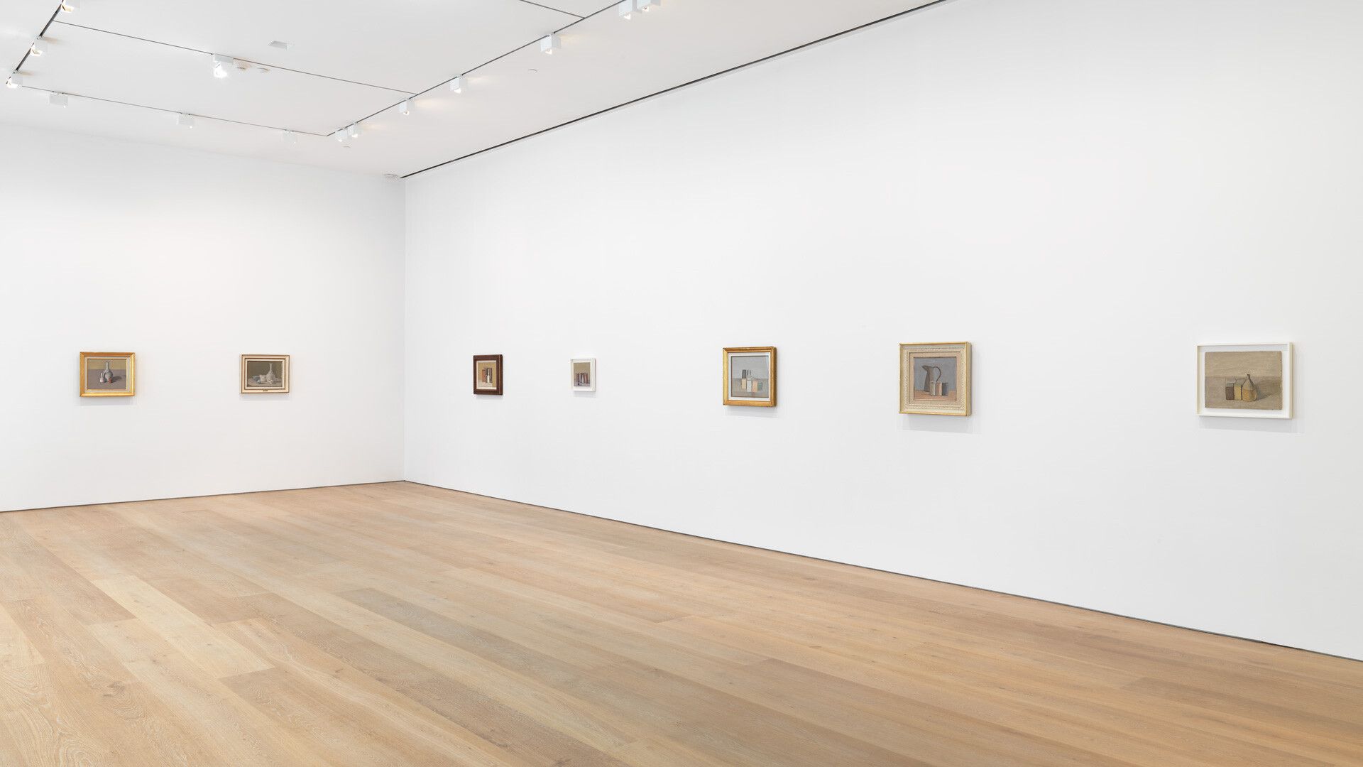 Installation view of the exhibition, Giorgio Morandi, at David Zwirner, New York, dated 2015.