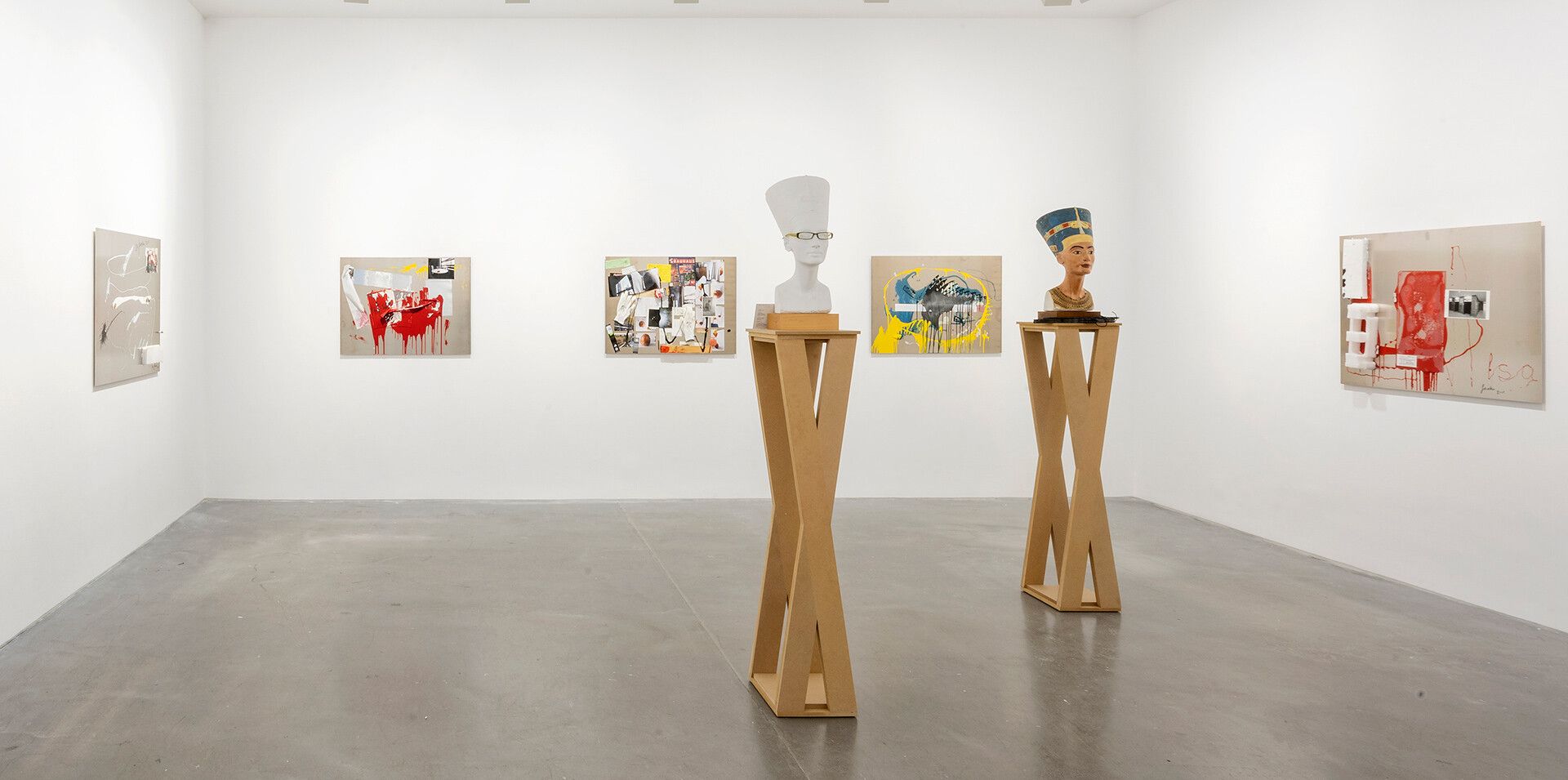 An installation view of the exhibition, Isa Genzken: Paris New York, at David Zwirner Paris, in 2020.