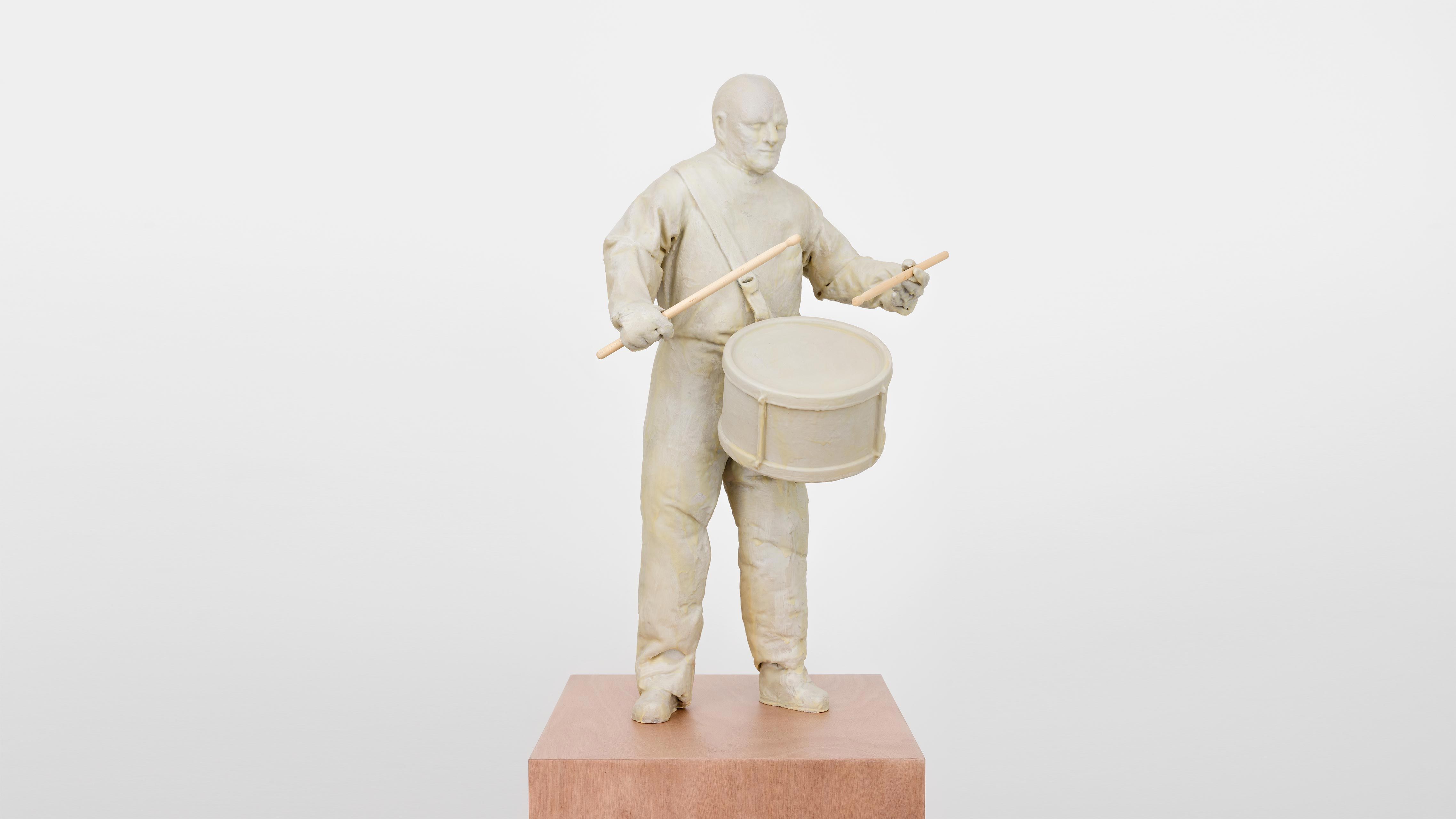A detail of a sculpture by Juan Muñoz, titled Figura con Tambor, dated 2000.