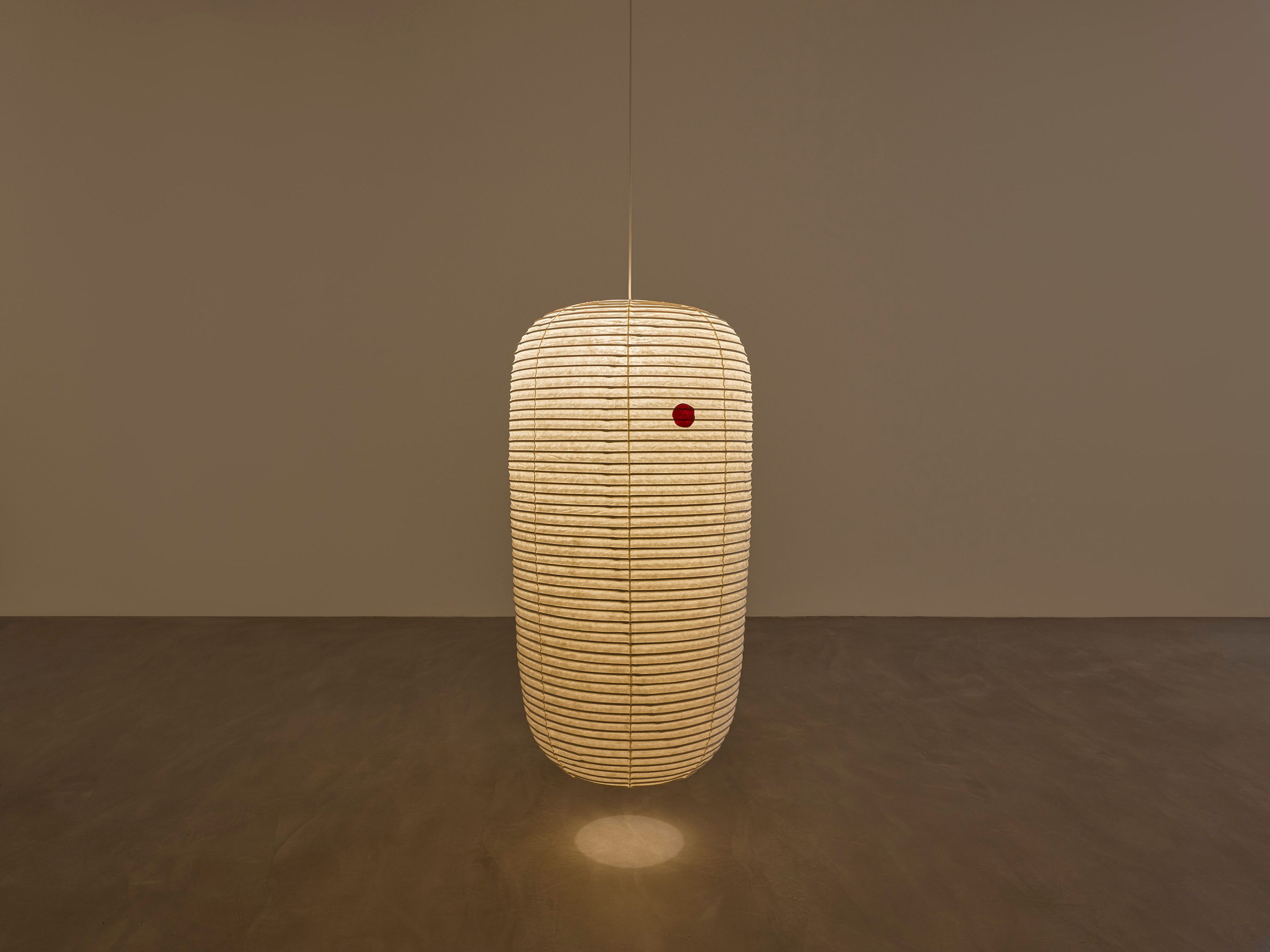 A sculpture by Shio Kusaka, titled (qubit 1), dated 2024.