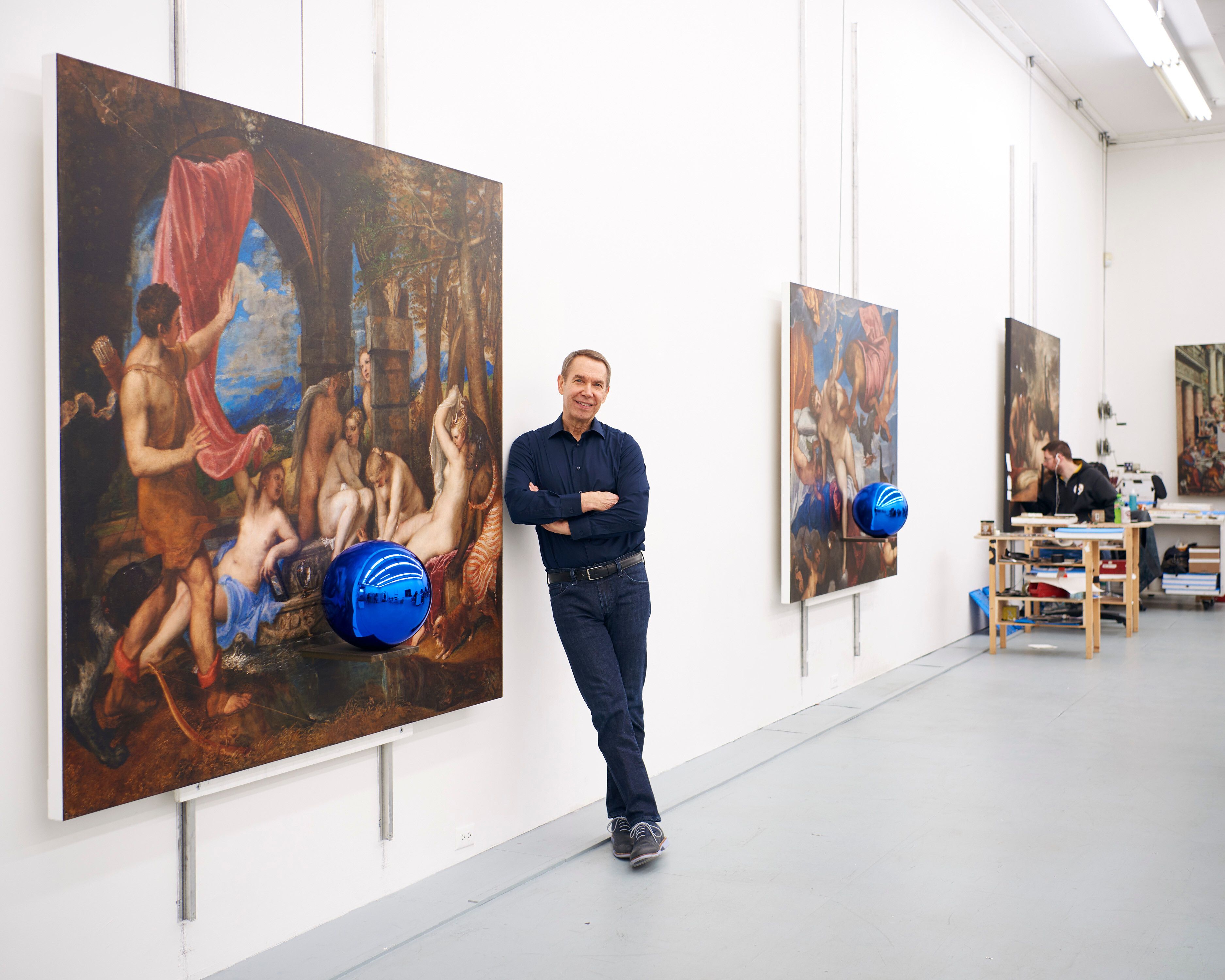 A photograph of Jeff Koons in his studio, dated 2018