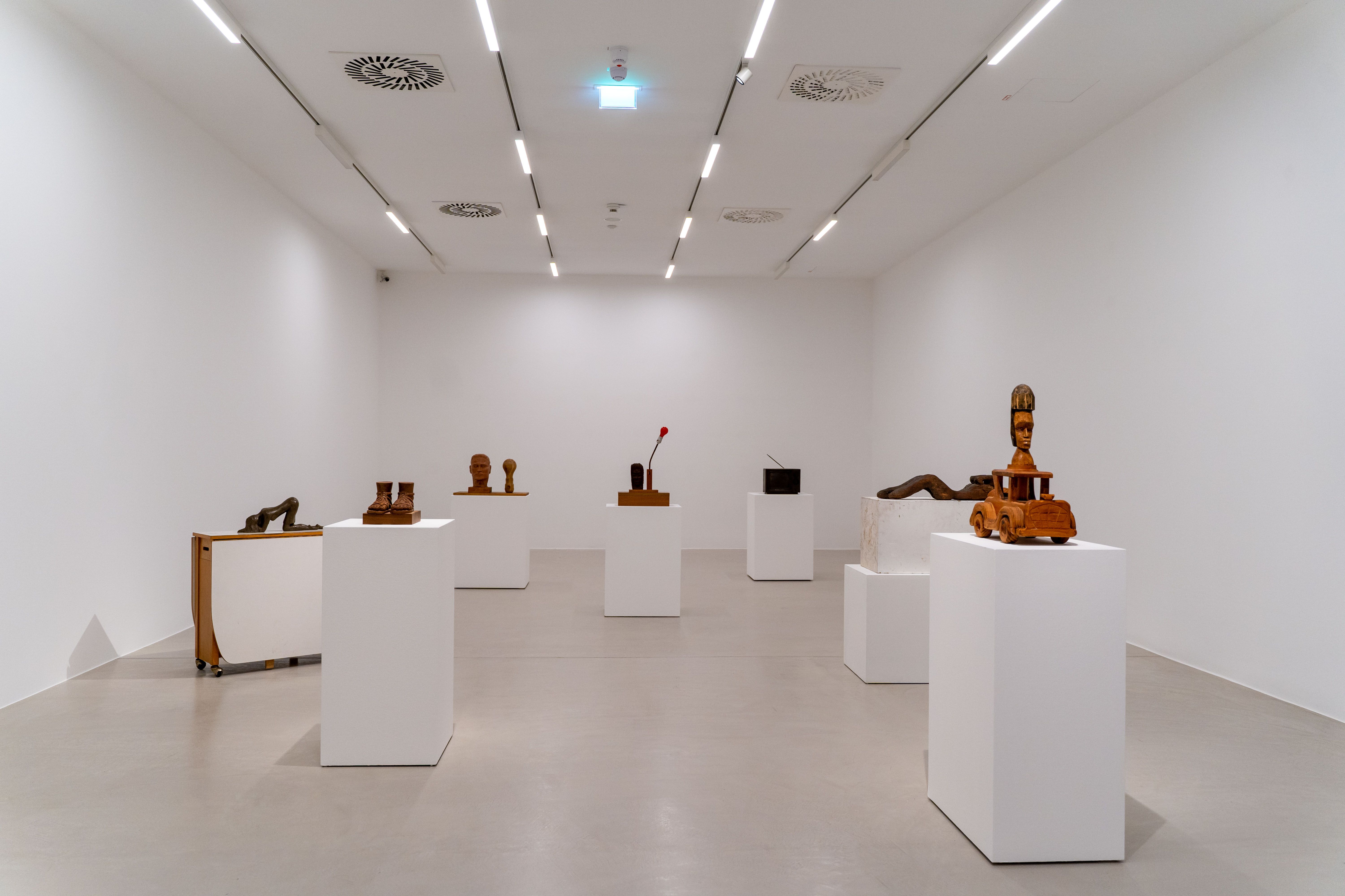 Joe Bradley Solo Exhibition at Kunsthalle Krems | David Zwirner