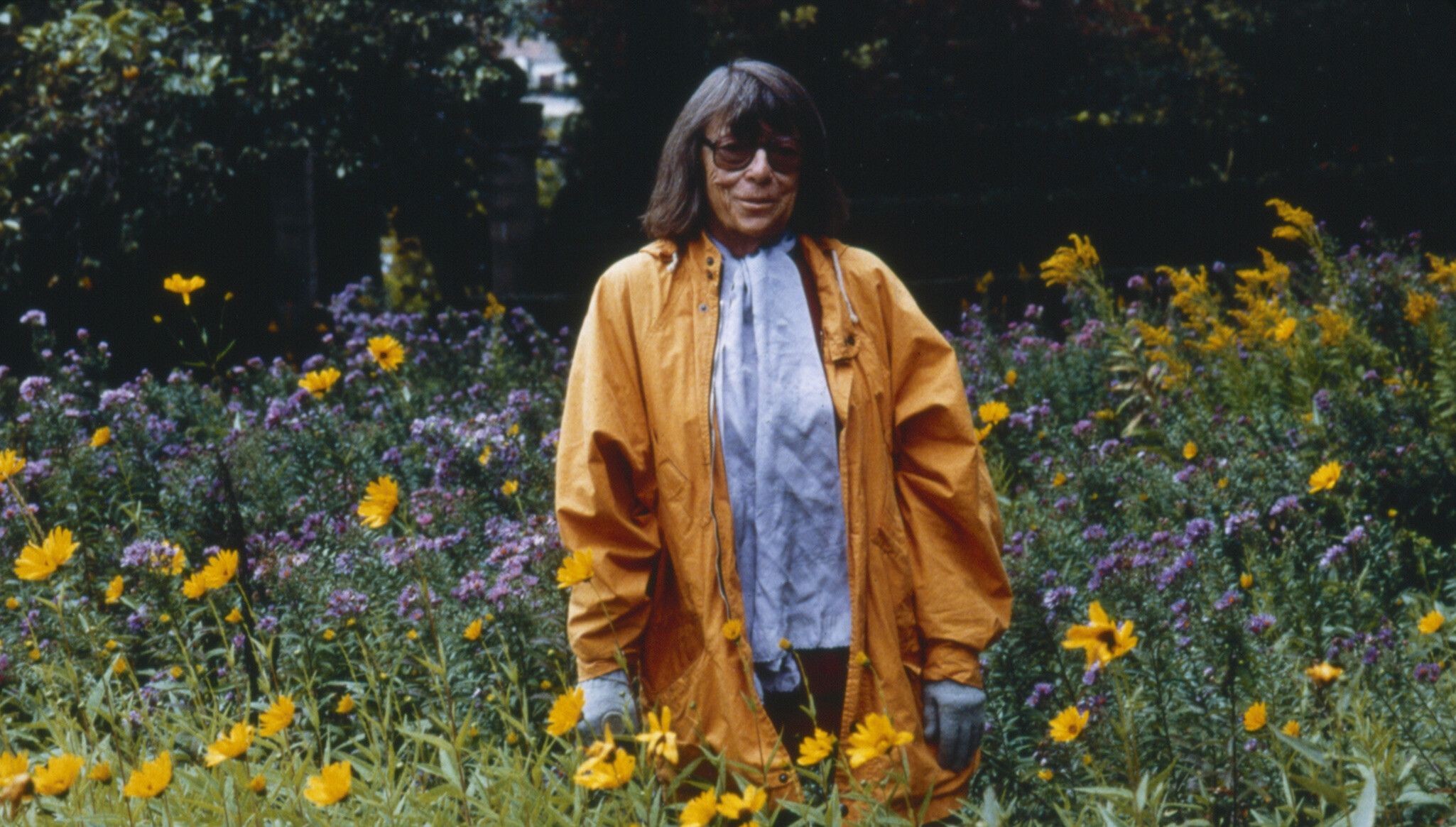 A photo of Joan Mitchell in her Vétheuil garden, dated 1991.