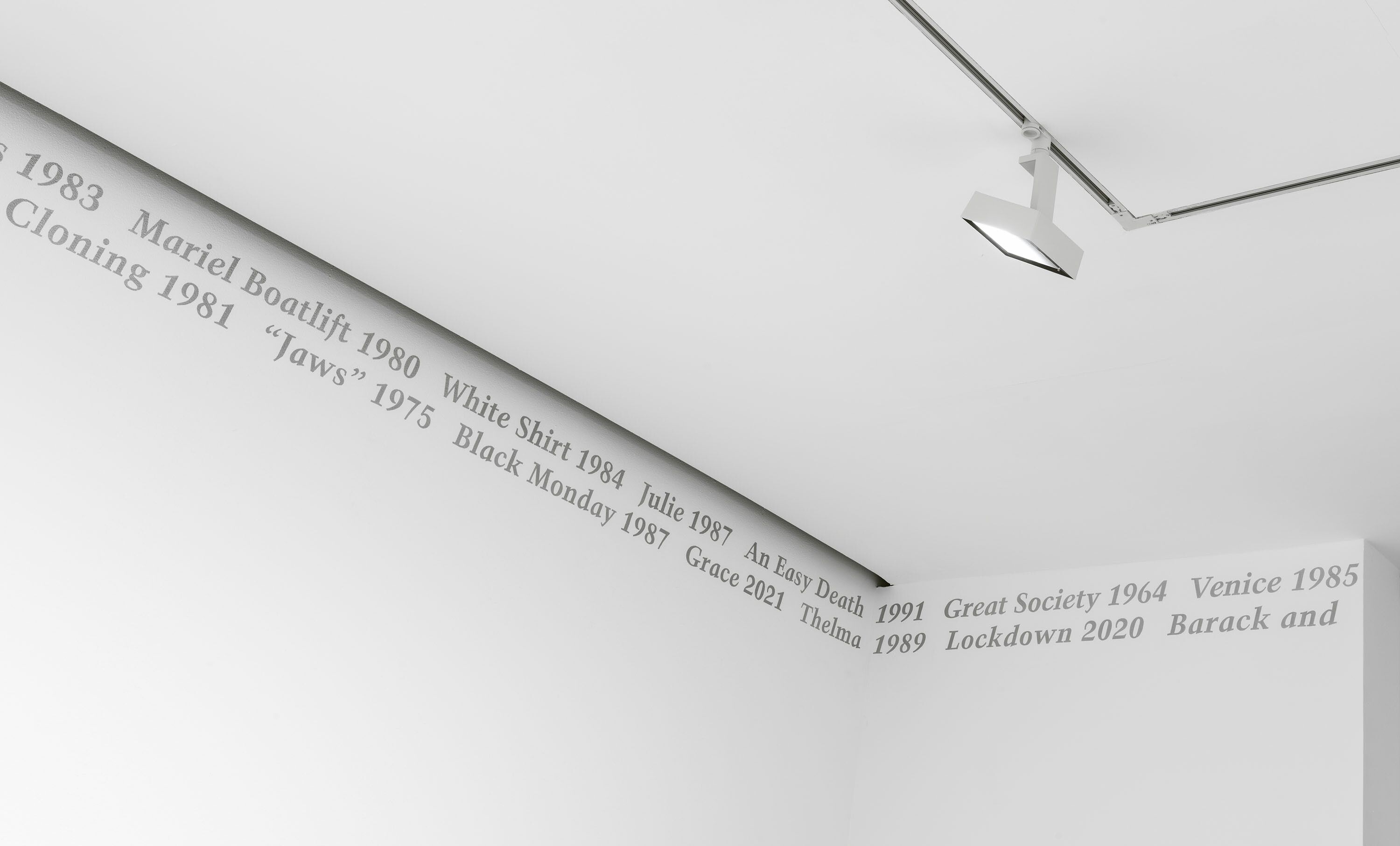 An installation view of the exhibition, Felix Gonzalez-Torres, at David Zwirner in New York, dated 2023.