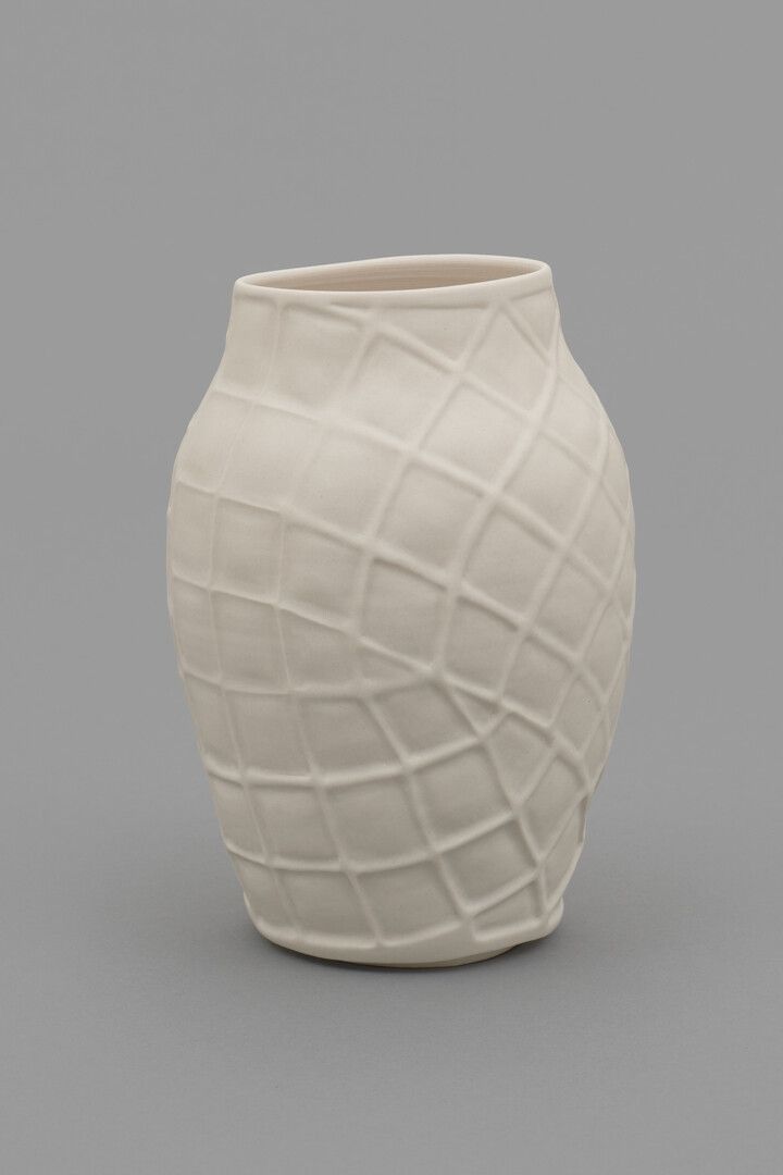 A sculpture by Shio Kusaka, titled (grid 171), dated 2020.