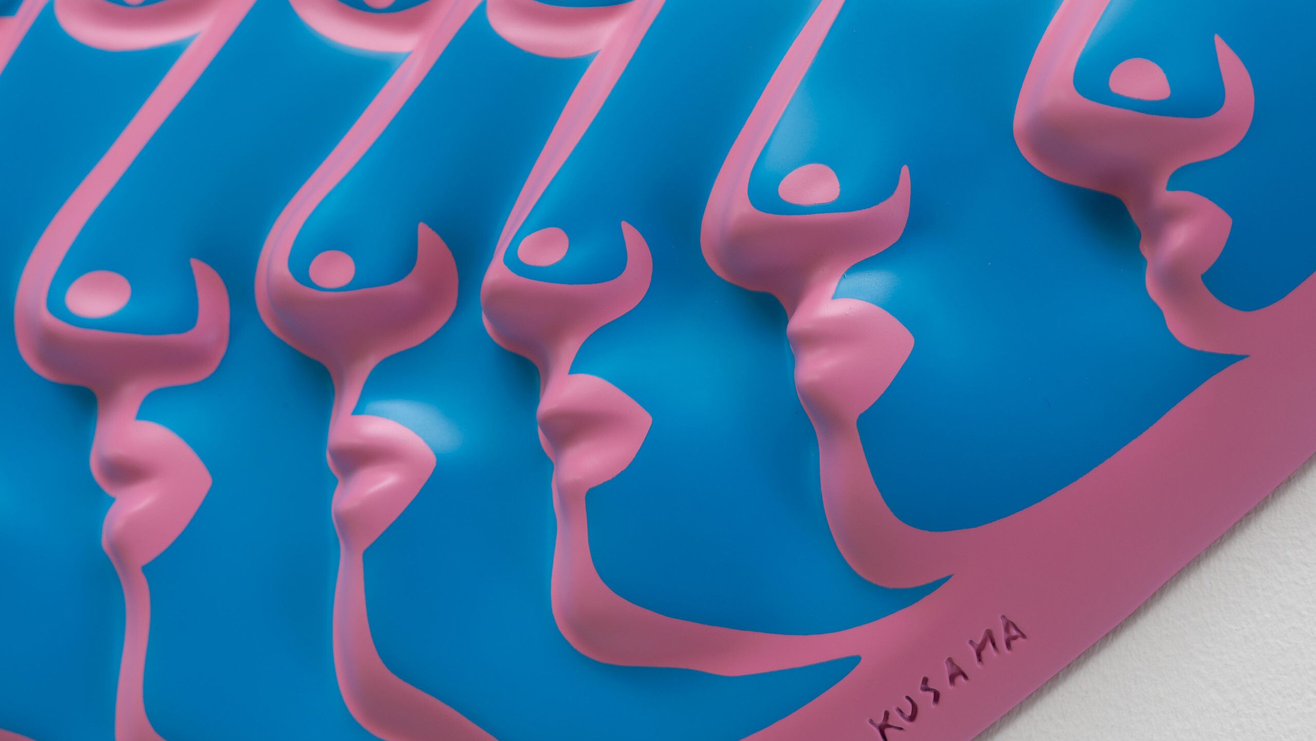 A detail from a sculpture by Yayoi Kusama titled SOULS OF WOMEN THAT CONTINUE FOREVER (6-P/Blue), dated 2020