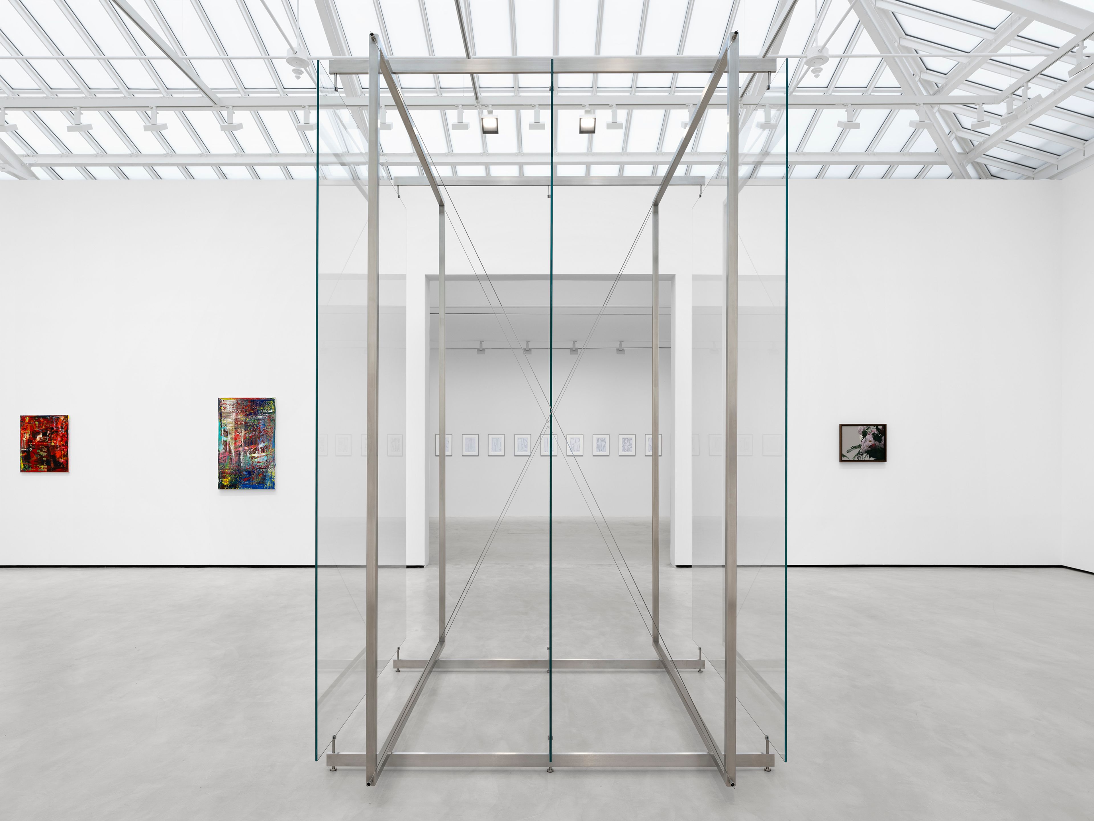 An installation view of the exhibition, Gerhard Richter, at David Zwirner in Paris, dated 2025.