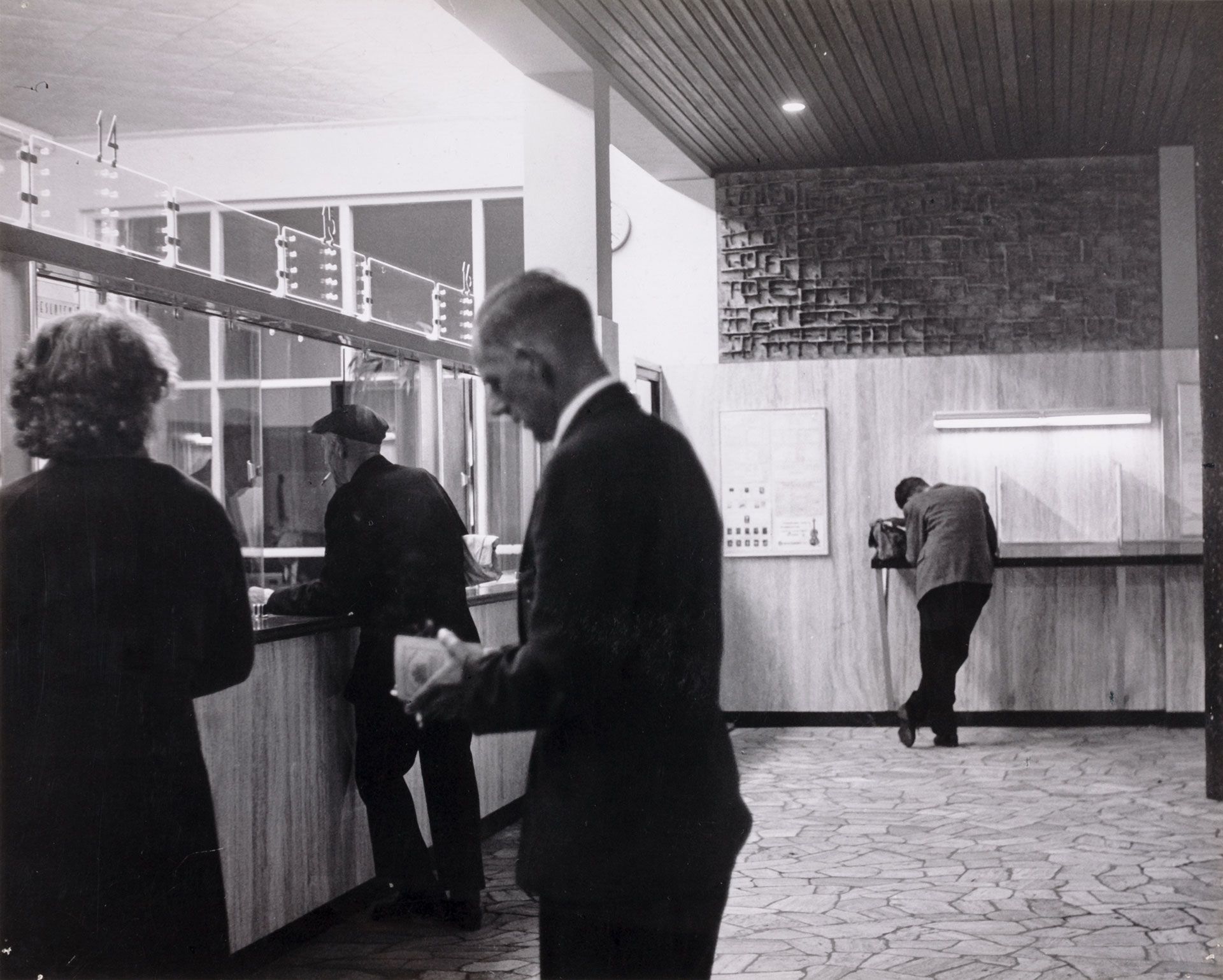An archival photograph of an untitled work by Jan Schoonhoven, dated 1958, as seen at the Hippolytusbuurt post office in Delft, the Netherlands, in 1958