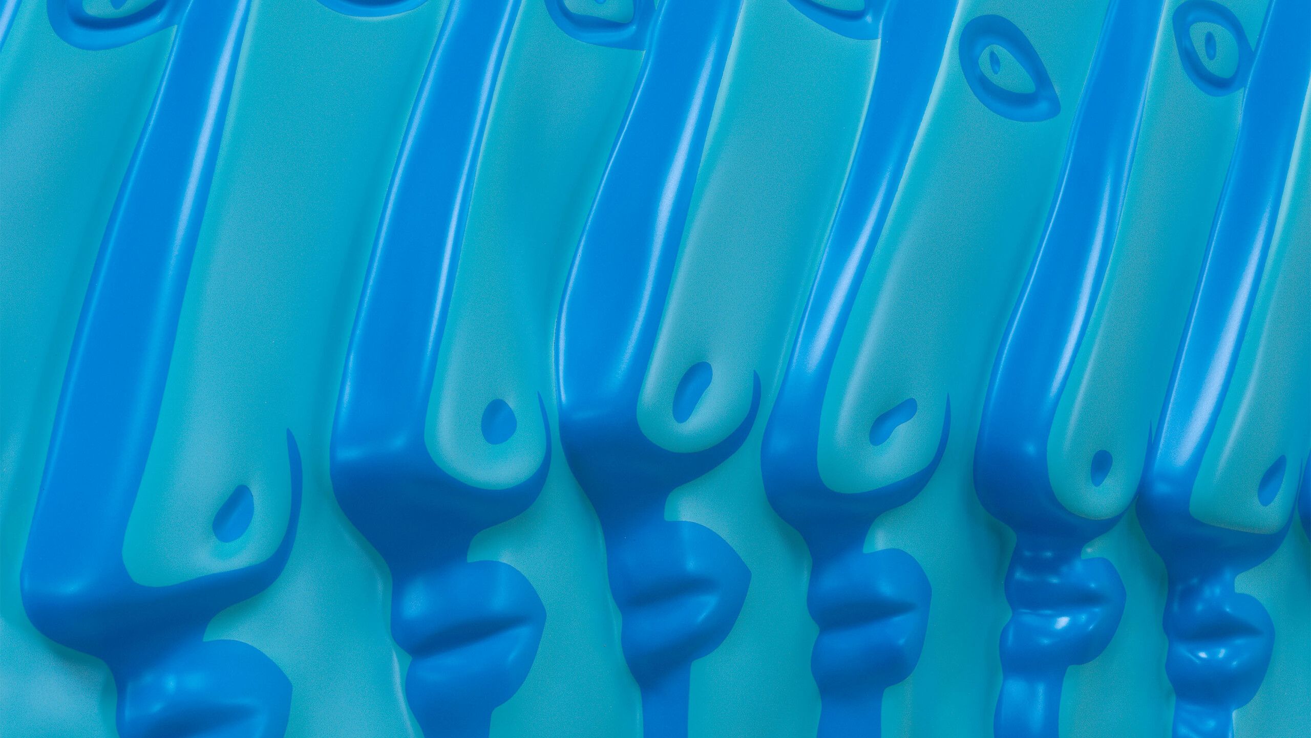 A close-up from a sculpture by Yayoi Kusama titled SOULS OF WOMEN THAT CONTINUE FOREVER (1-Blue/LB), dated 2020
