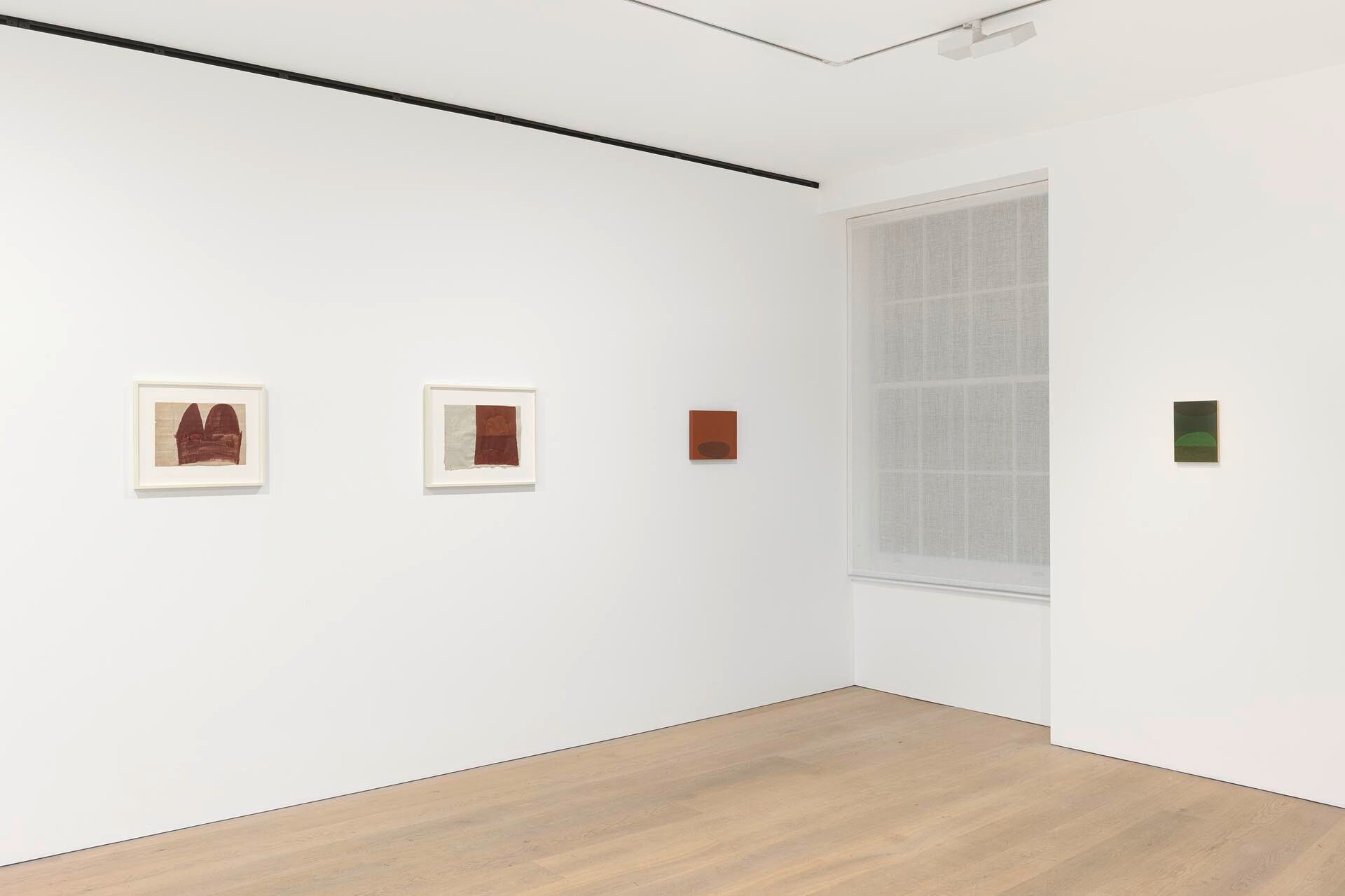 Installation view of the exhibition Suzan Frecon watercolors and small oil paintings, at David Zwirner London, dated 2017.