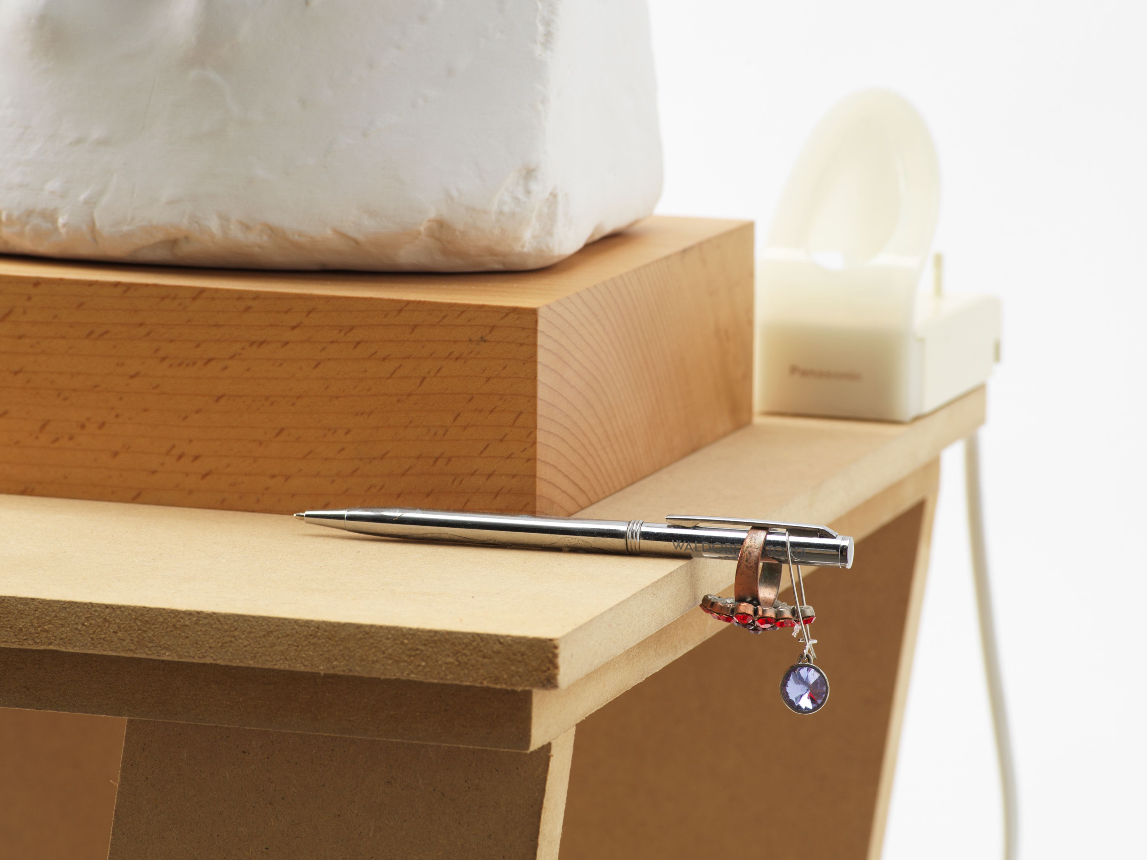 A detail of a sculpture by Isa Genzken titled Nefertiti, dated 2018.