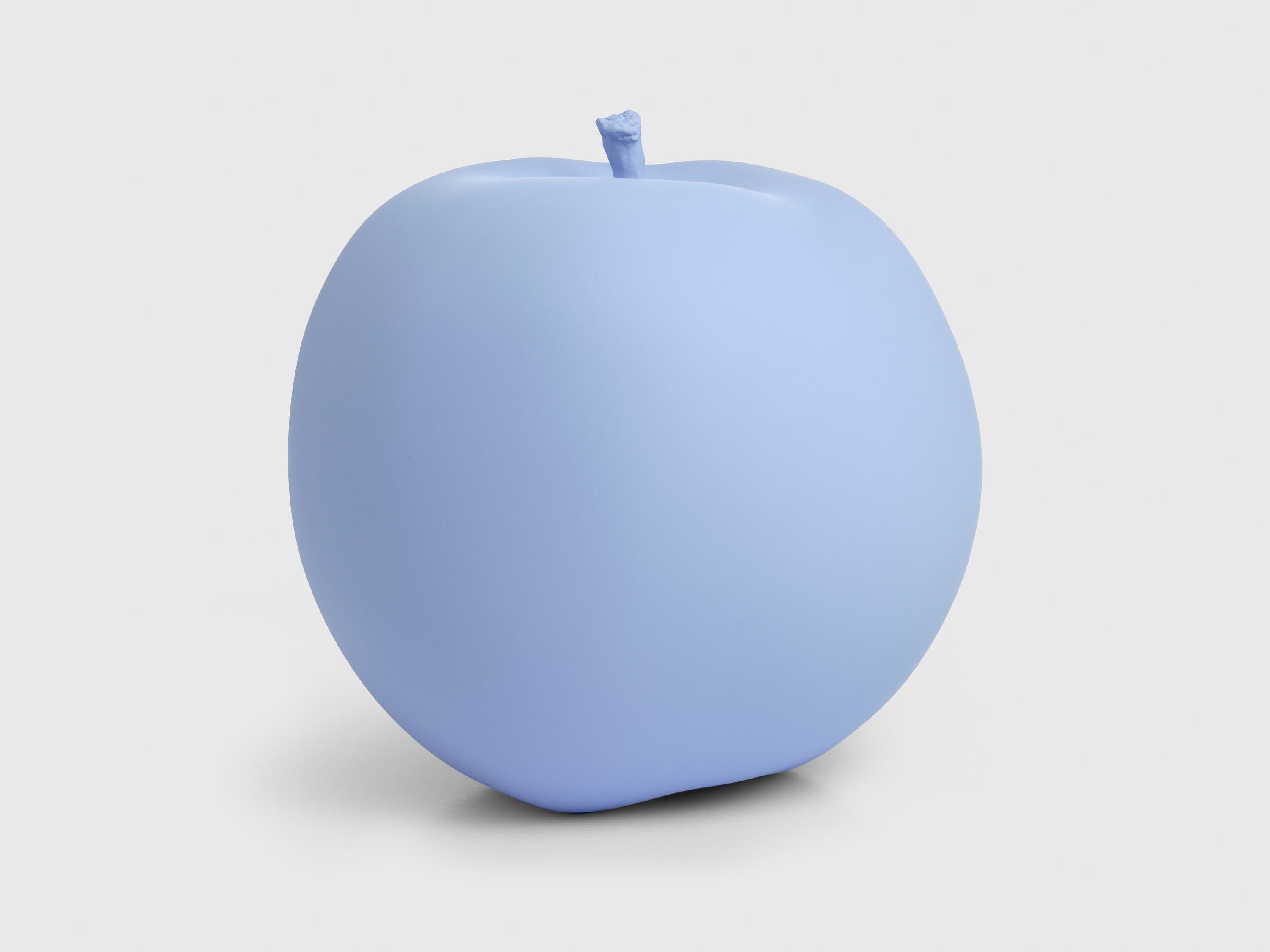 A sculpture by Katharina Fritsch, titled Apple, dated in 2009 and 2010.