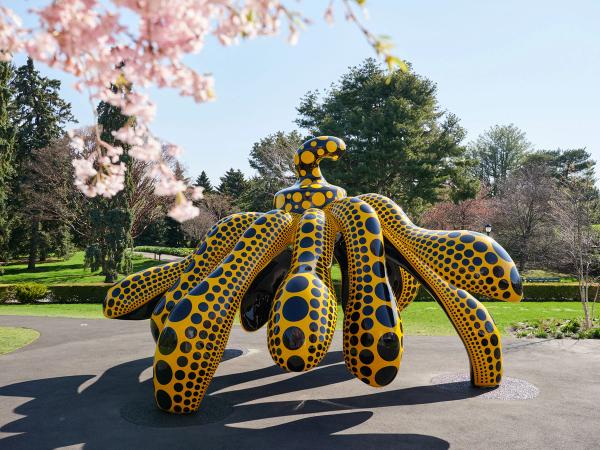 Yayoi Kusama — Dancing Pumpkin