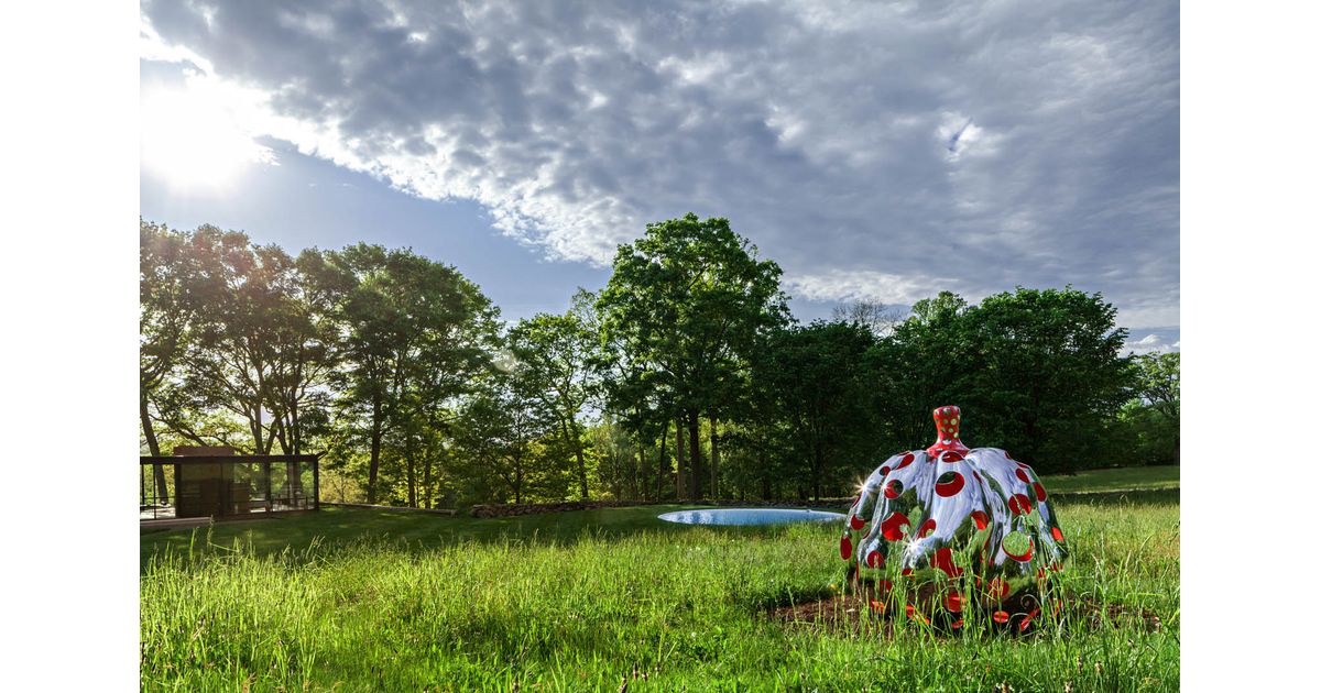 Yayoi Kusama: Installation view of Yayoi Kusama: Narcissus Garden at ...