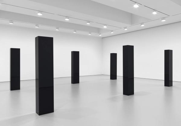 John McCracken — Six Columns