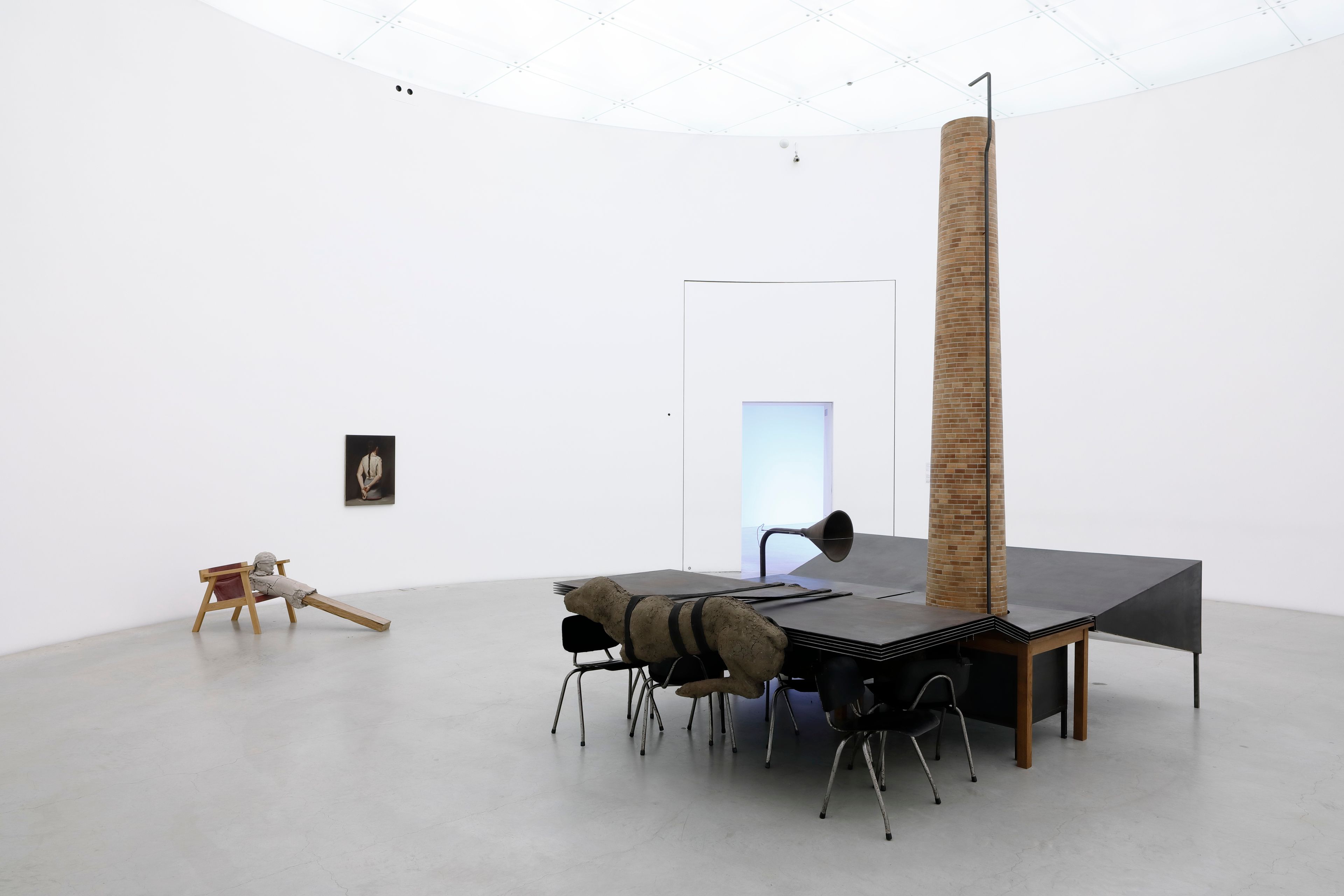 An installation view of an exhibition titled, MICHAËL BORREMANS MARK MANDERS: Double Silence, at 21st Century Museum of Contemporary Art in Kanazawa, dated 2020.