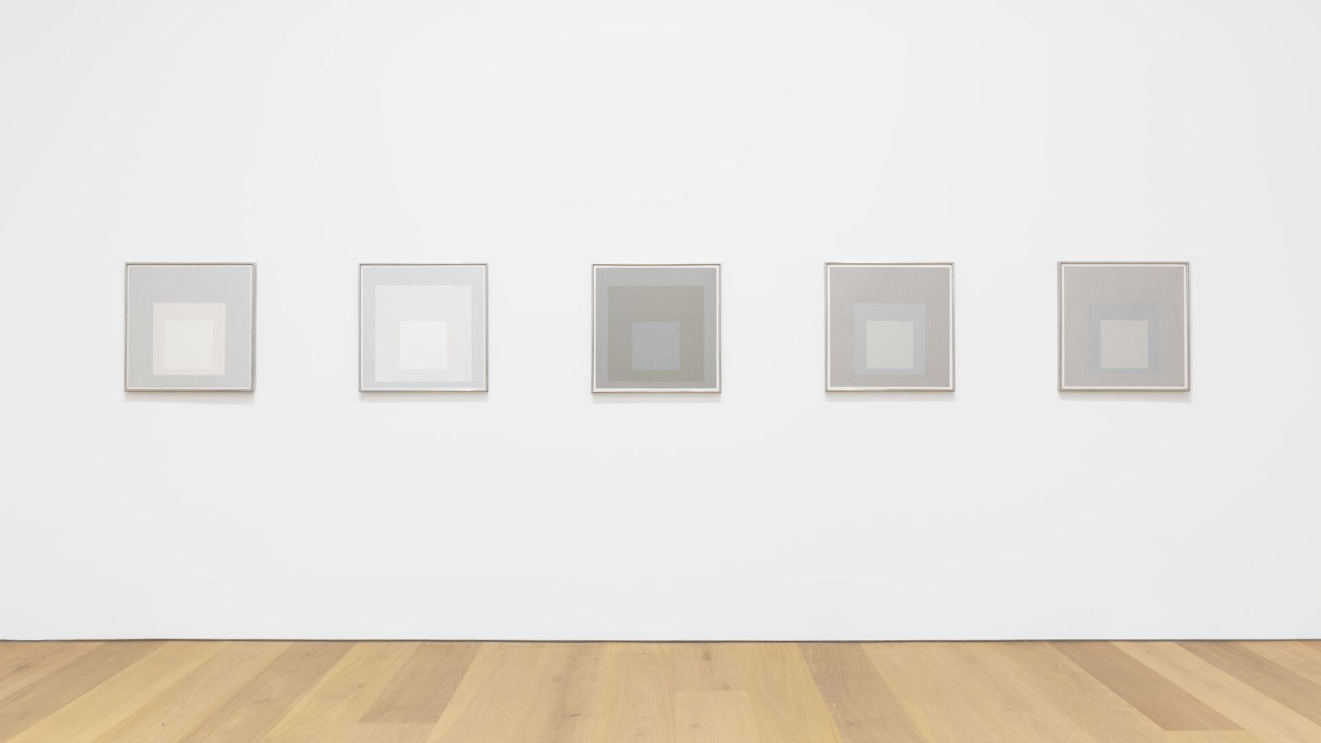 Installation View of the exhibition Josef Albers: Grey Steps, Grey Scales, Grey Ladders, at David Zwirner New York, dated 3 November through 13 December 2016.