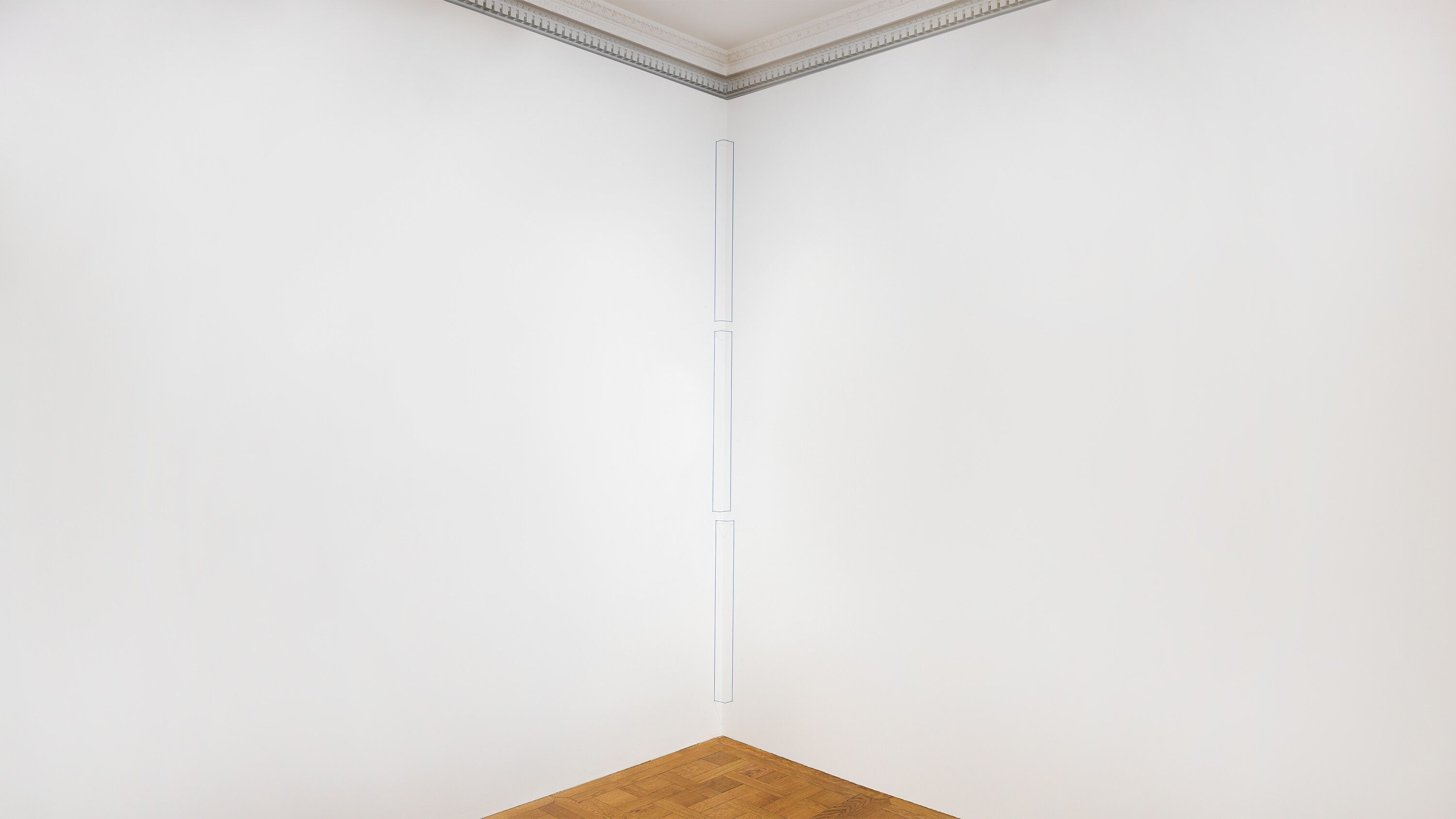 A fluorescent blue acrylic on 1/32-inch diameter spring steel and elastic cord artwork by Fred Sandback, titled Untitled (Vertical Corner Piece) [LLR], dated 1968.