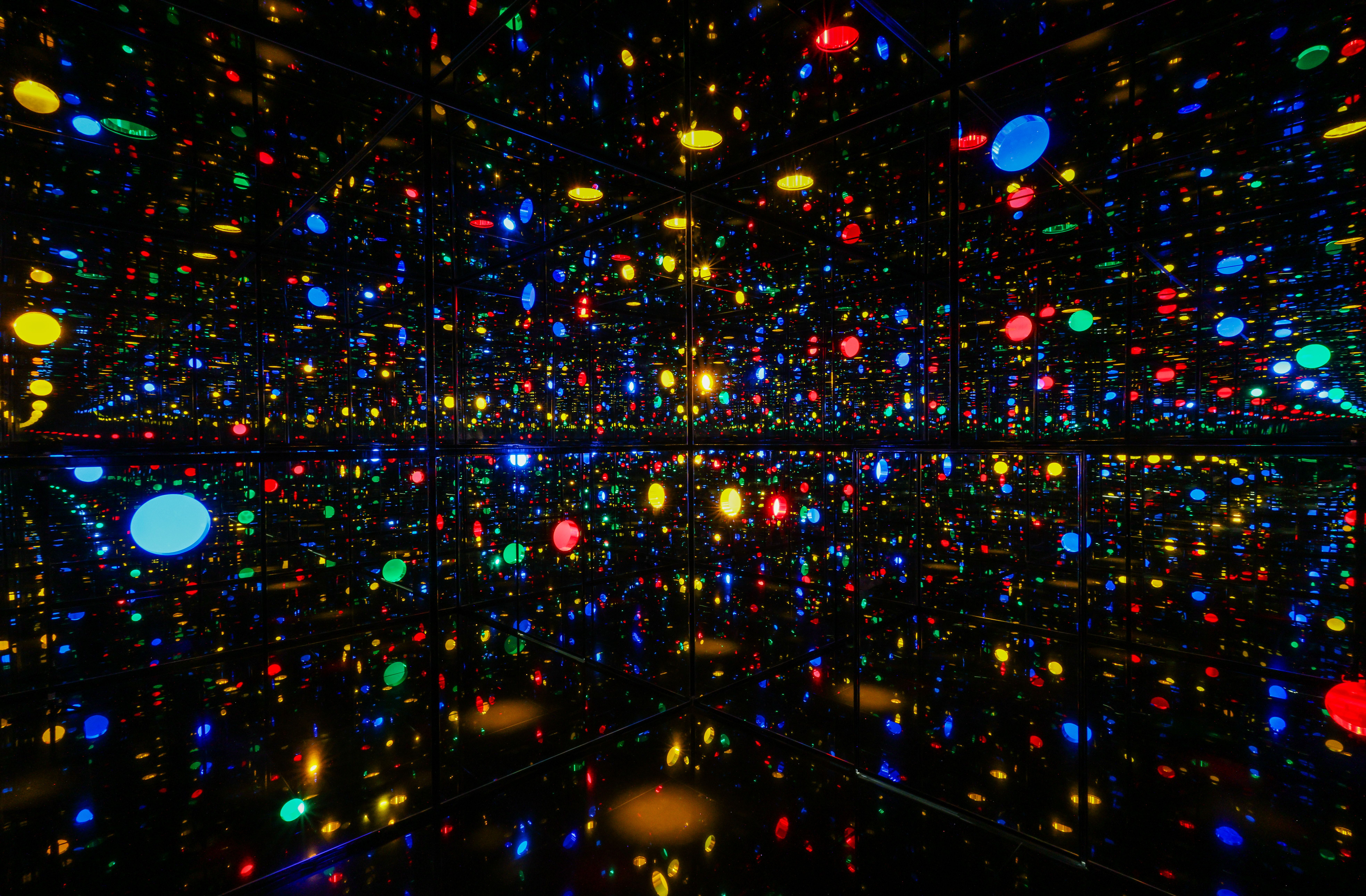 Yayoi Kusama Traveling Retrospective in Europe | David Zwirner