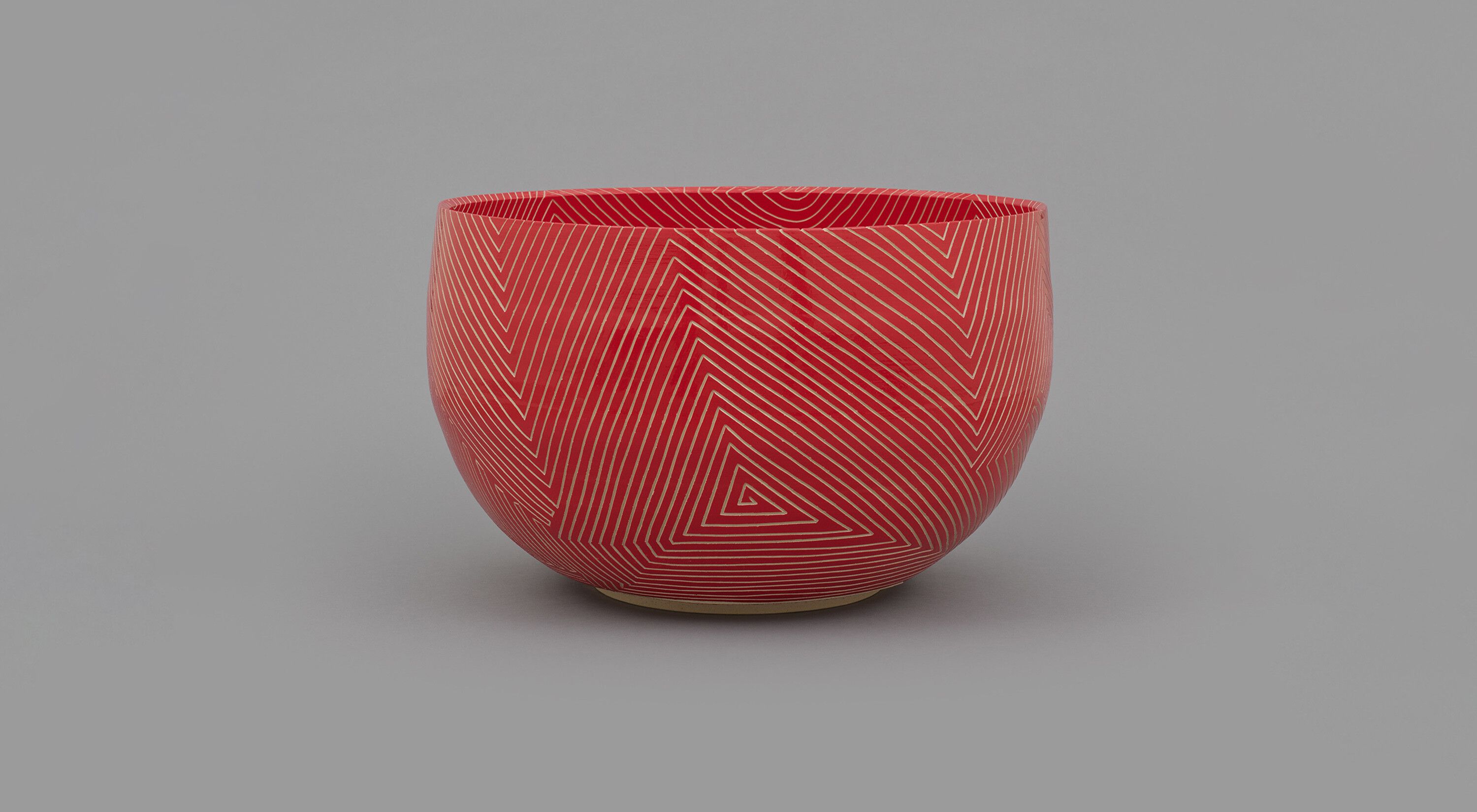 A stoneware sculpture by Shio Kusaka, titled (line 143), dated 2020.