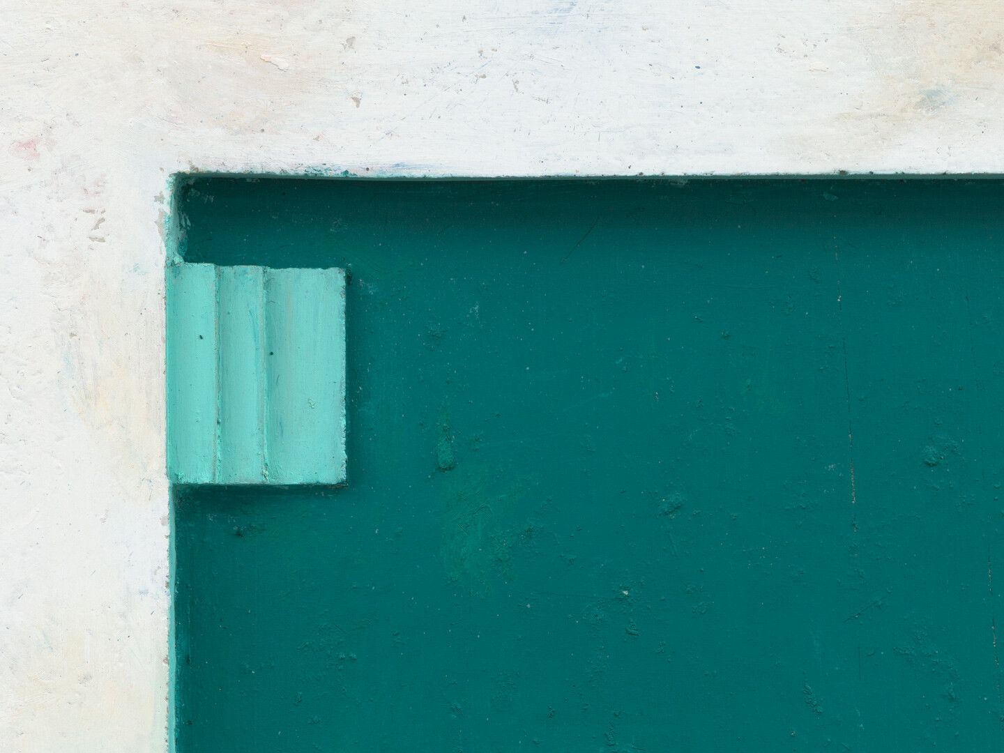 Detail view of an untitled oilstick on concrete sculpture by Harold Ancart, dated 2020.