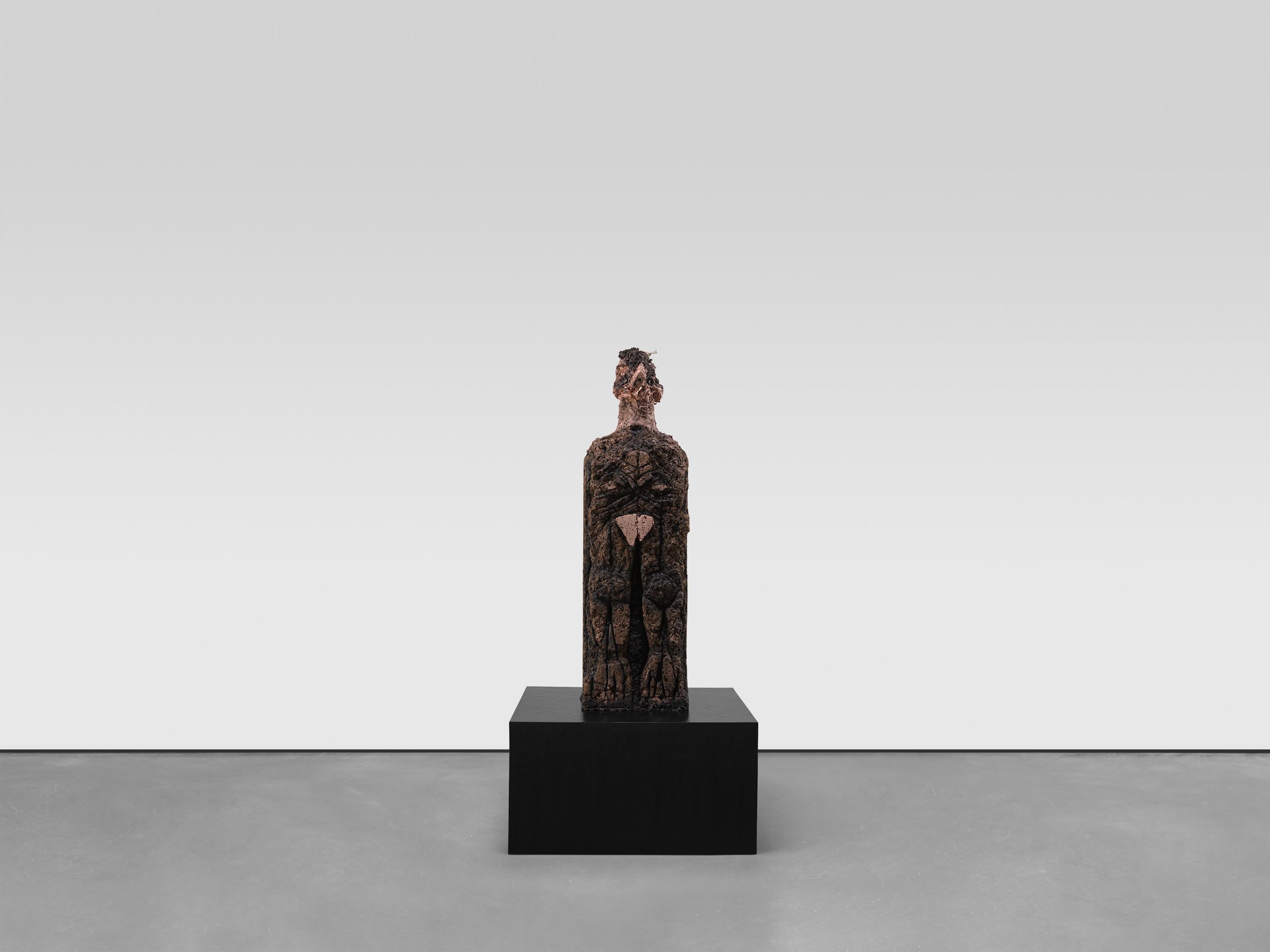 A sculpture by Huma Bhabha, titled Like Everyone Else Does, dated 2025.