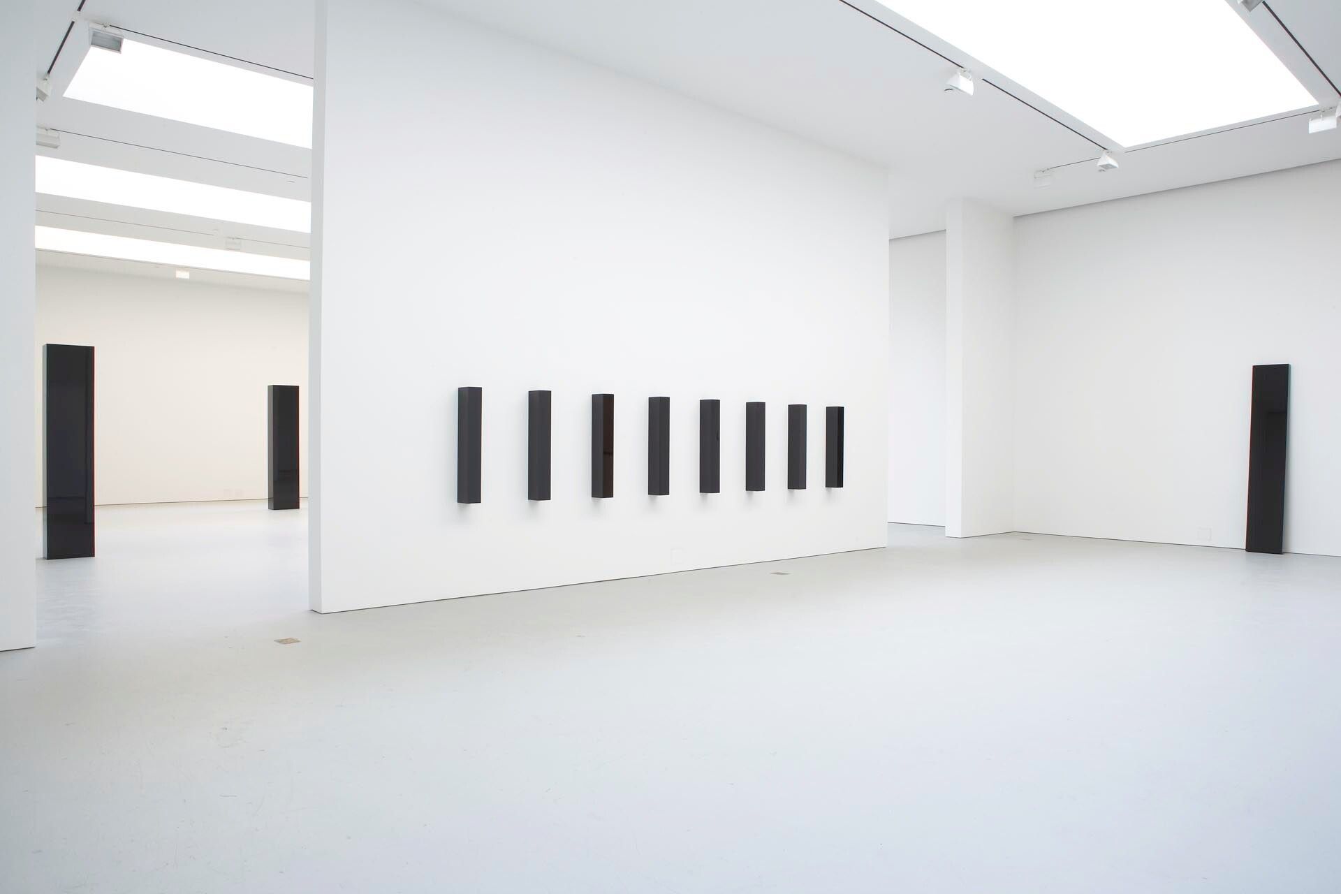 Installation view of the exhibition John McCracken, at David Zwirner in New York, dated 2006.