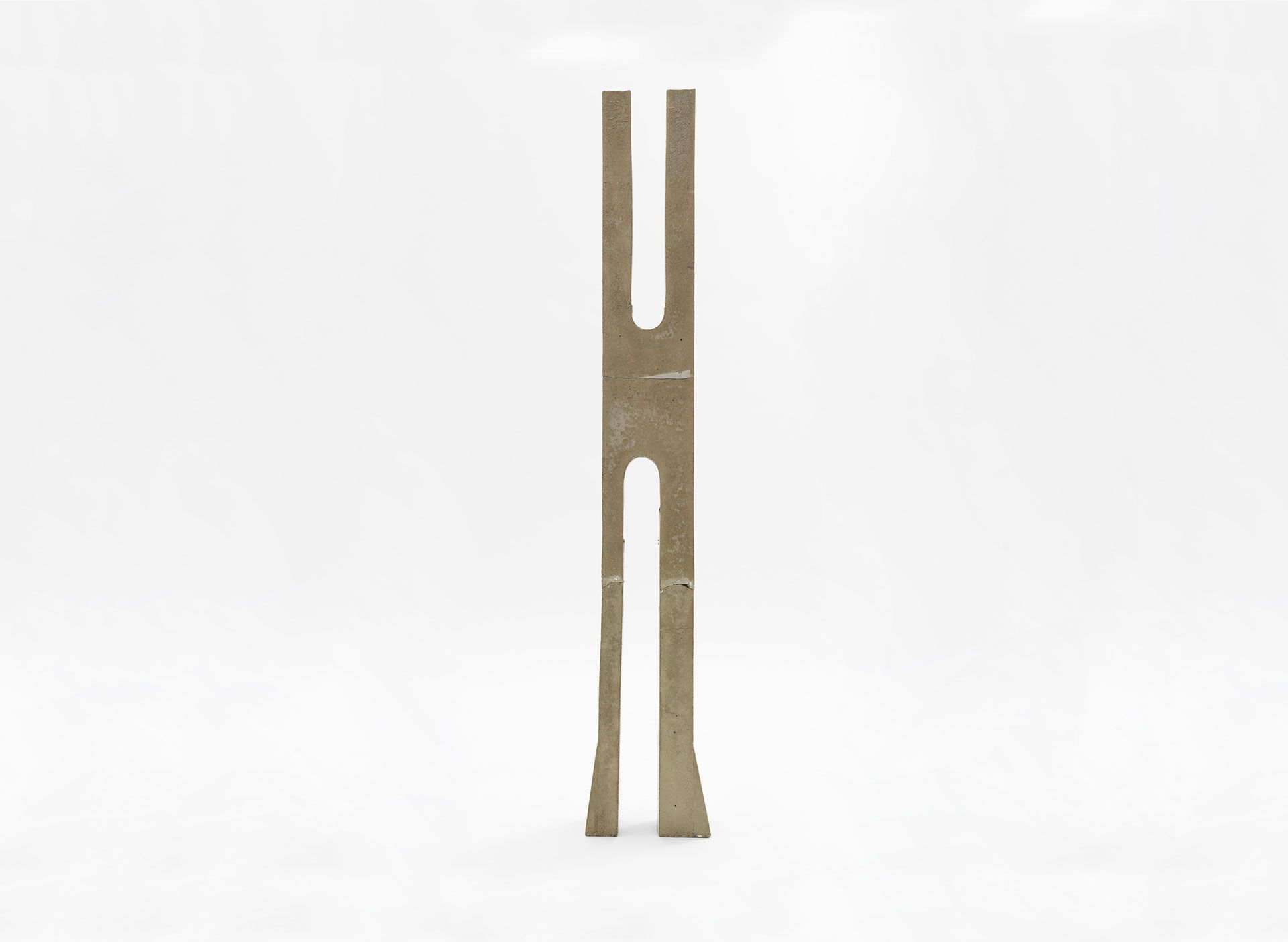 An untitled sculpture by Isa Genzken, dated 2017.